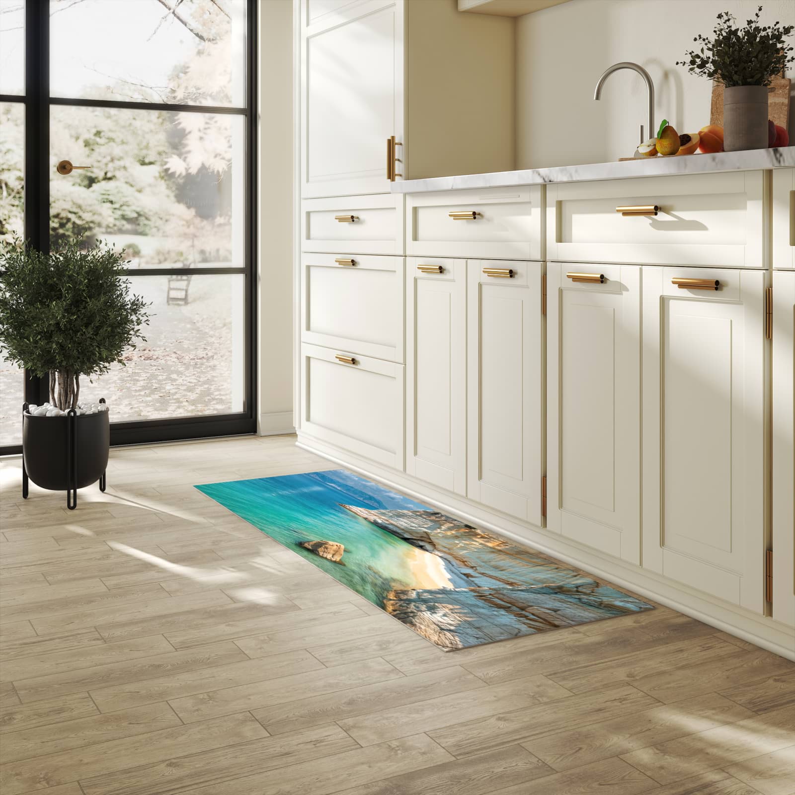 Rutschfester Küchenteppich mit Motiv Küstenparadies in heller Küche