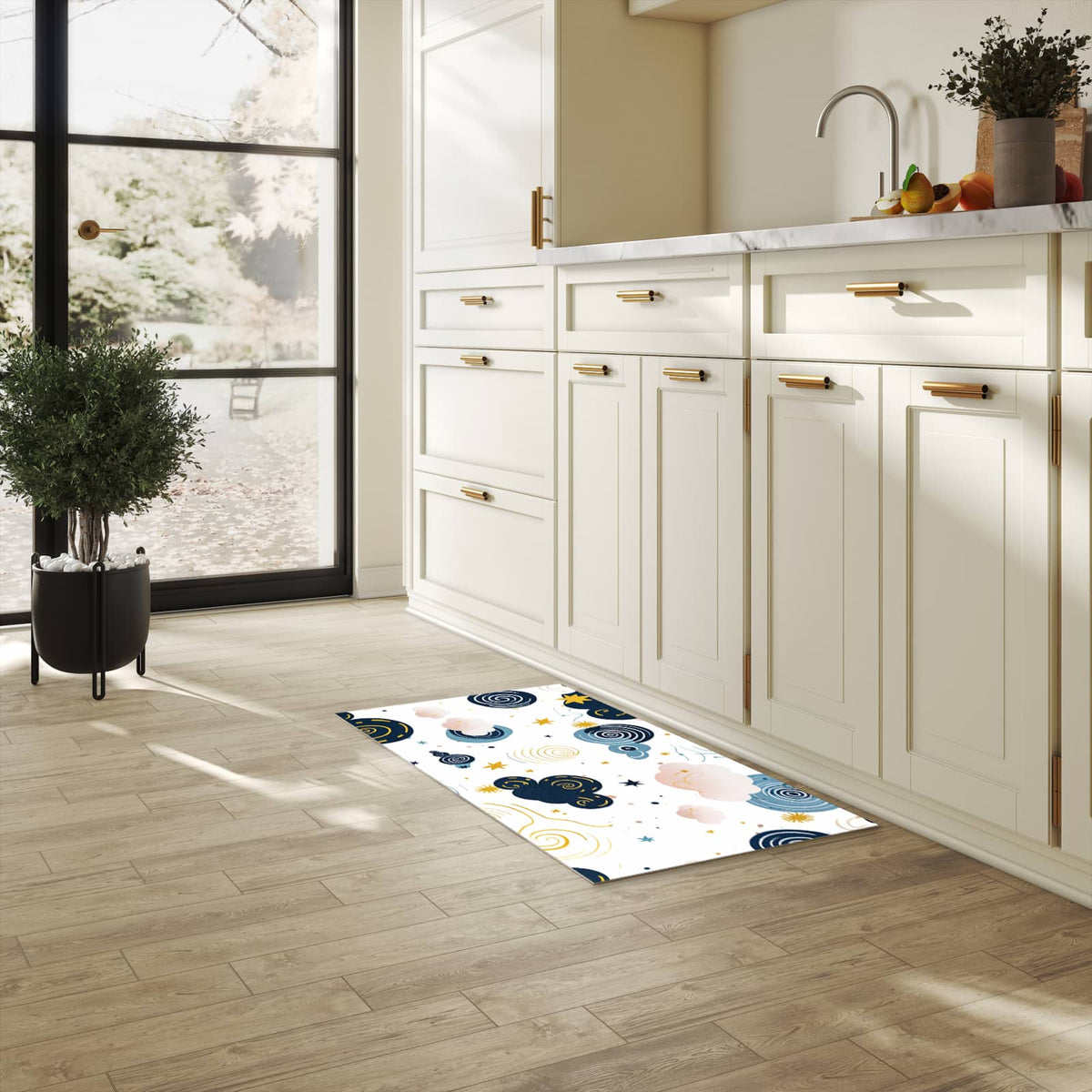 Bodenschonender waschbarer Küchenteppich mit Motiv Wirbelwolken Design in heller Küche