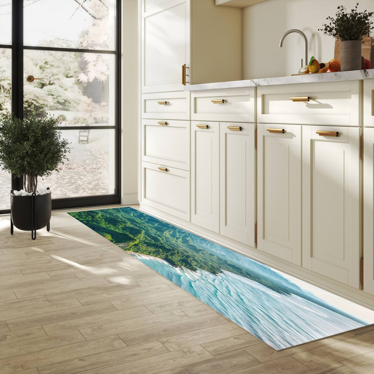 Hygienischer rutschfester Küchenteppich mit Motiv Küstenlandschaft in heller Küche