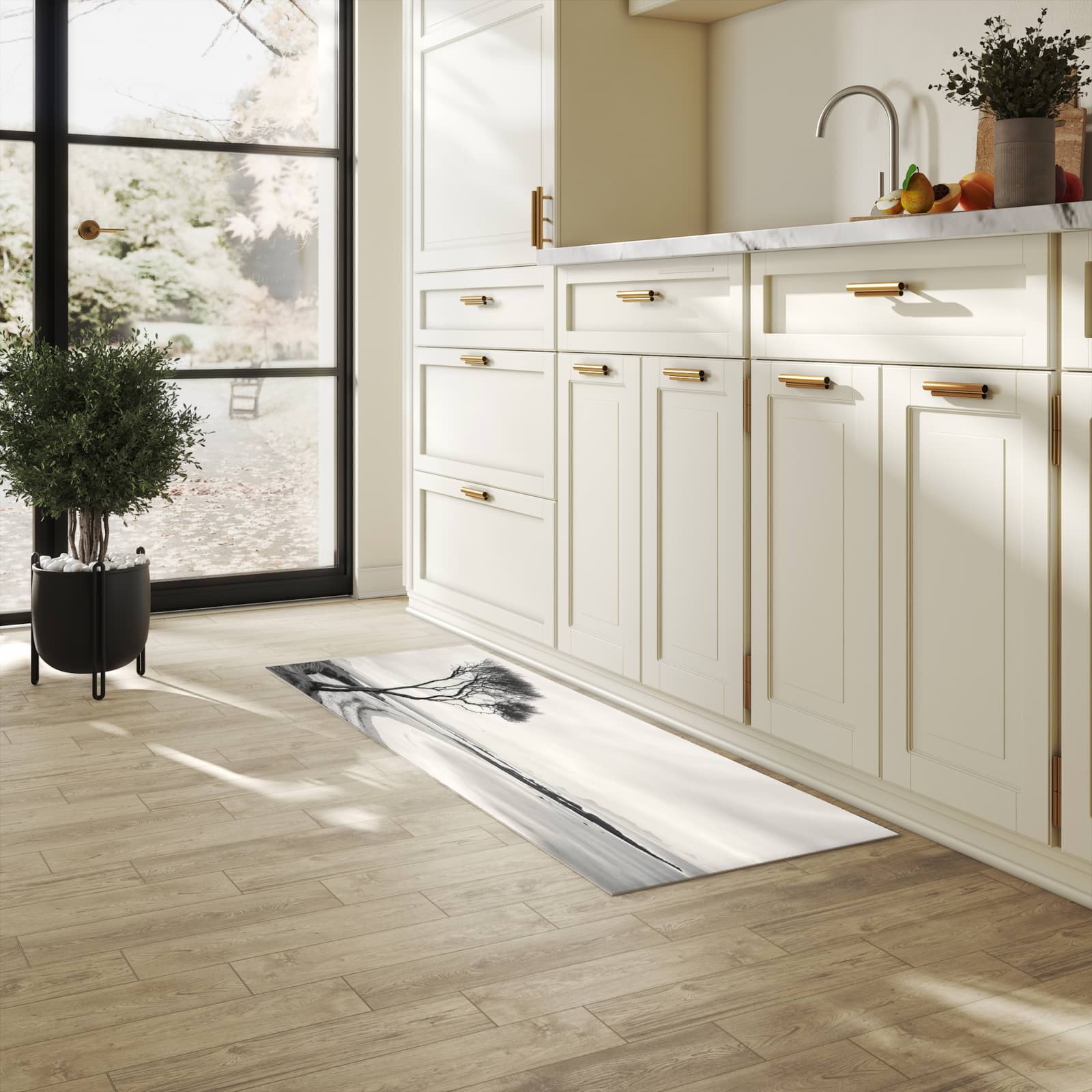 Geruchsneutraler rutschfester Läufer mit Motiv Einsamer Baum am Meer in heller Küche