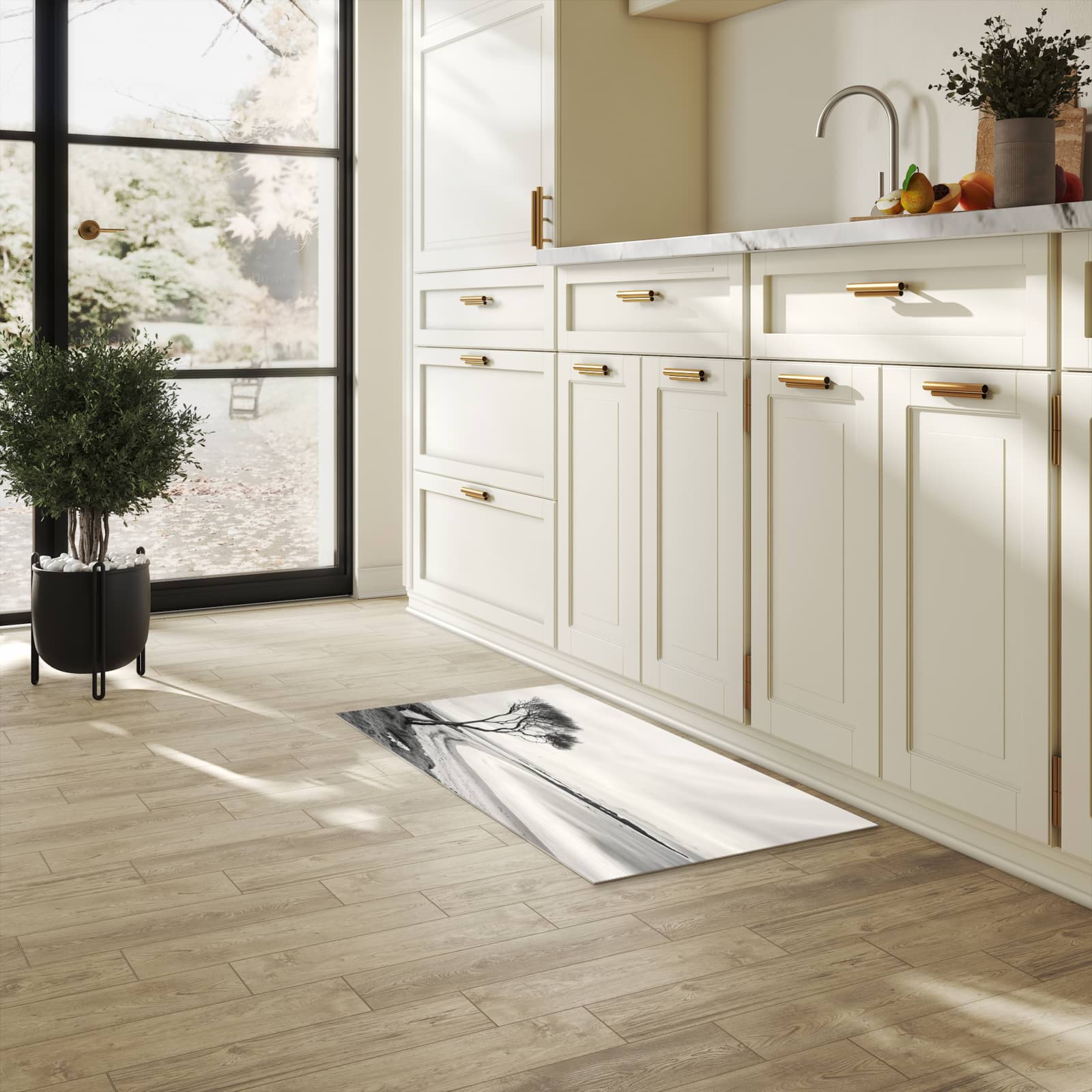 Fleckenresistenter langer Teppich mit Motiv Einsamer Baum am Meer in heller Küche