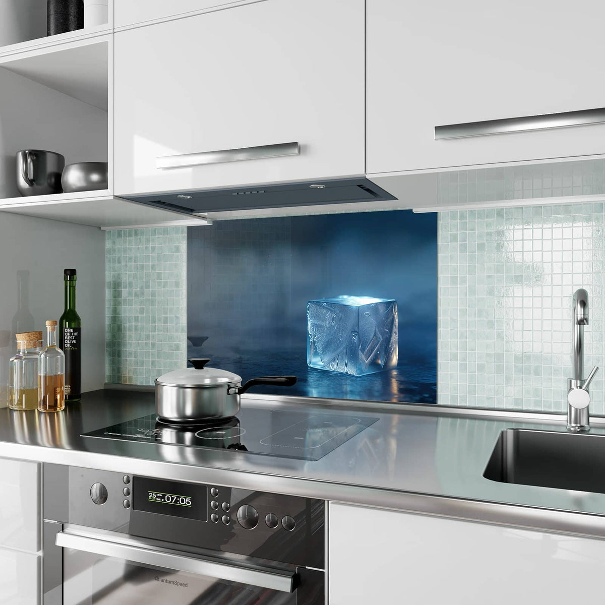 Küchenrückwand aus Glas Blauer Eiswürfel im Hochformat als Spritzschutz hinter dem Kochfeld, über dem Fliesenspiegel montiert