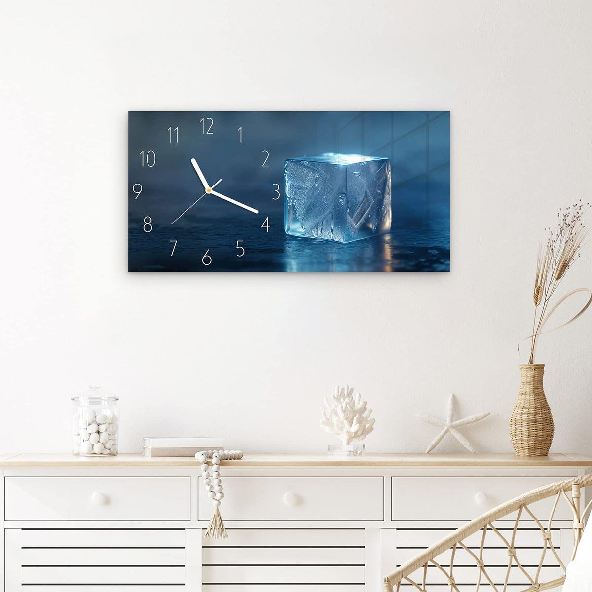 Wanduhr Blaue Eiswürfel aus Glas – Querformat 60 × 30 cm – Eiswürfel mit Kristallen und Tropfen