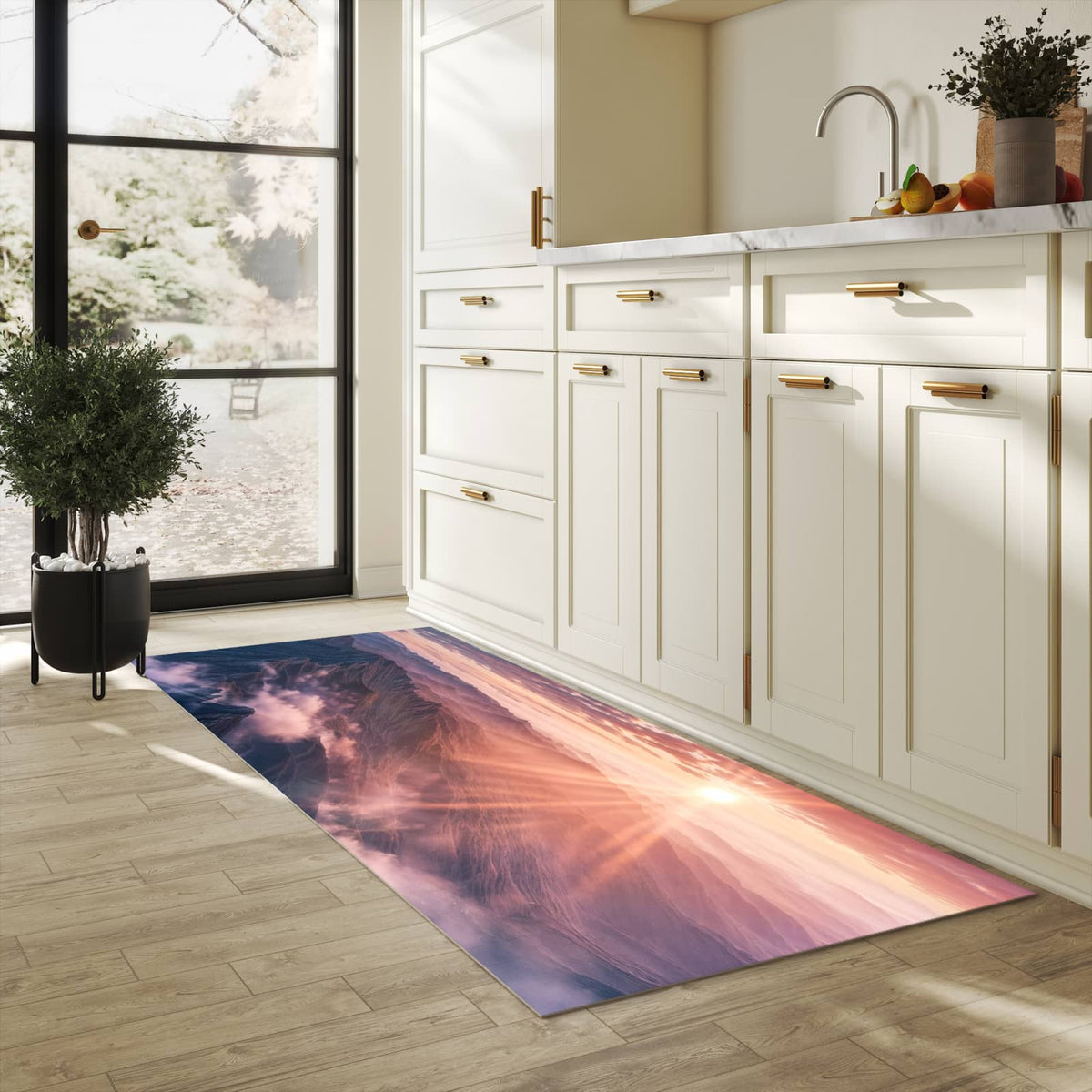 Rutschfester Küchenteppich mit Motiv Sonnenaufgang Berge in heller Küche