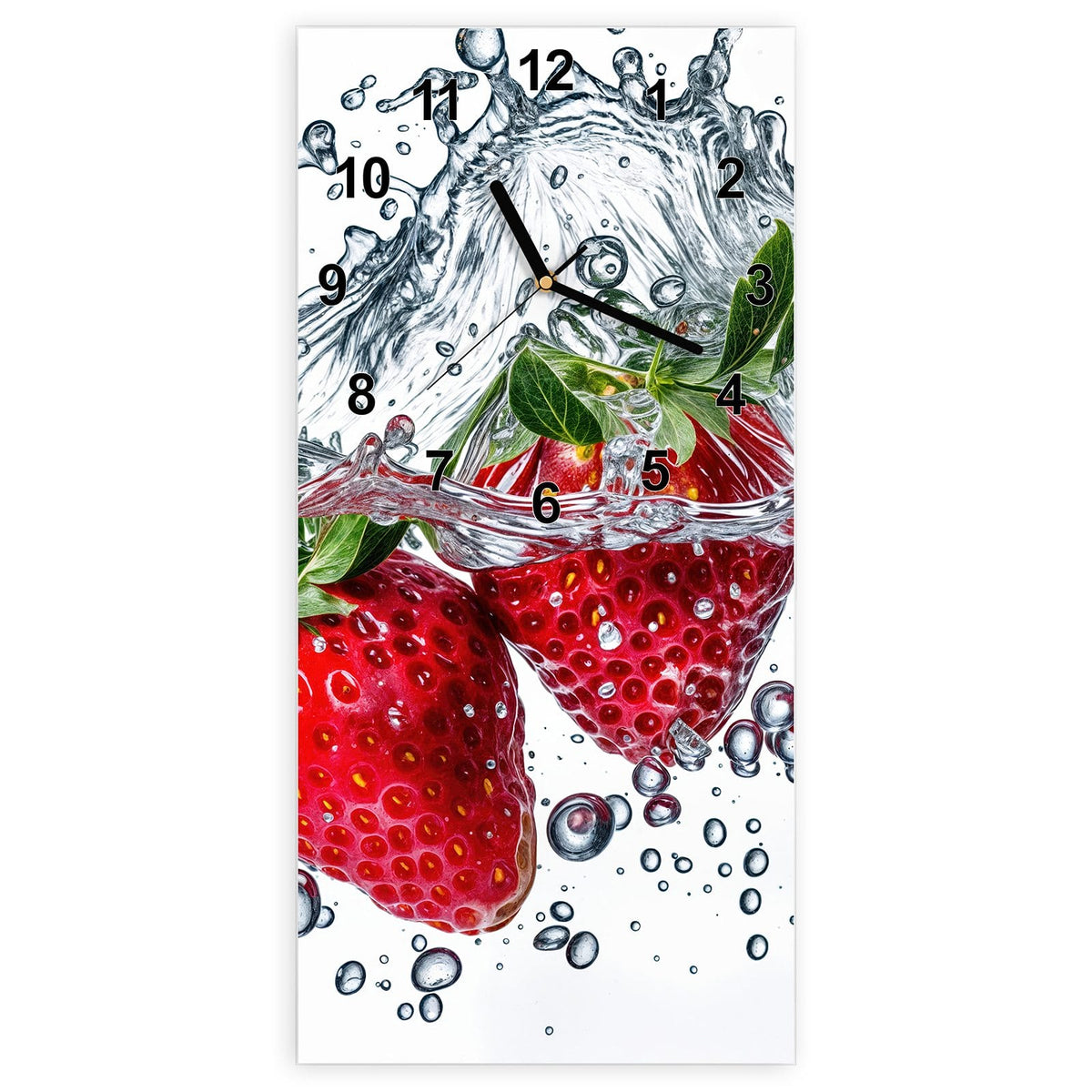 Wanduhr aus Glas, Ziffernblatt Modern: Erdbeeren tauchen vor Weiß ins Wasser, Spritzerwand und Tropfen ringsum