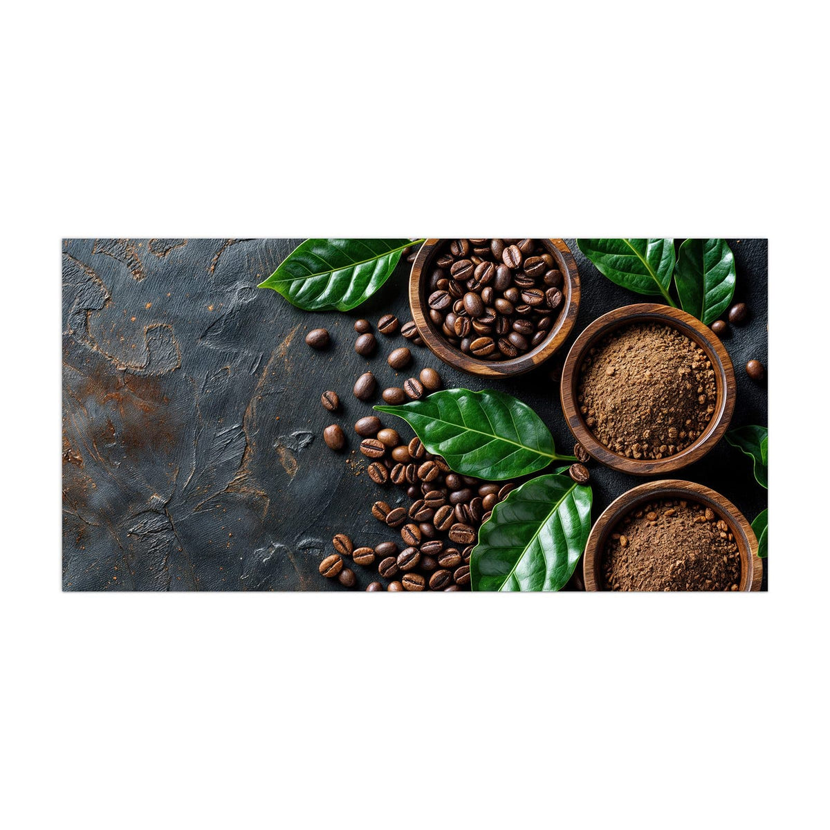 Küchenrückwand aus Glas Kaffeebohnen und Blätter im Hochformat, Motiv bildfüllend von vorn