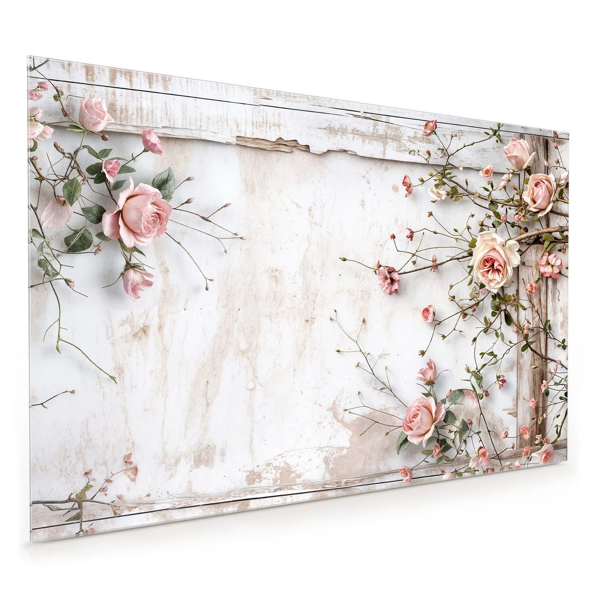 Küchenrückwand aus Glas im Hochformat: Zartrosa Rosen und kleine Blüten an dünnen Ranken über weiß lasiertem, abgenutztem Holz.