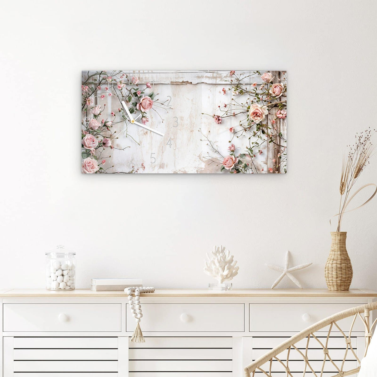Wanduhr Rosenblüten Eleganz aus Glas – Querformat 60 × 30 cm – Zartrosa Rosen an verwittertem Holz