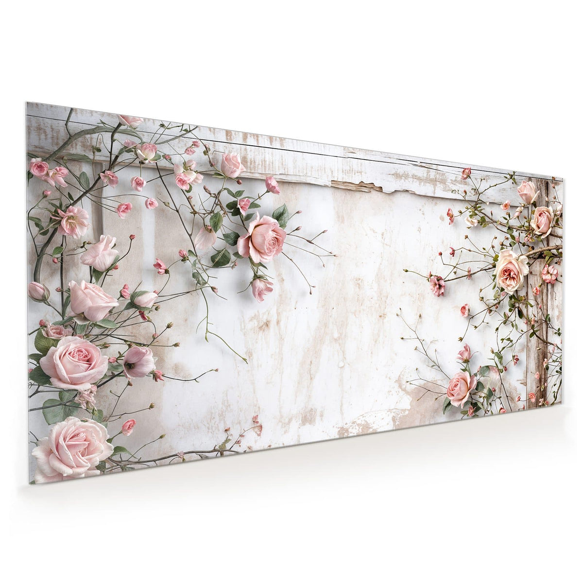 Küchenrückwand aus Glas im Hochformat: Zartrosa Rosen und kleine Blüten an dünnen Ranken über weiß lasiertem, abgenutztem Holz.