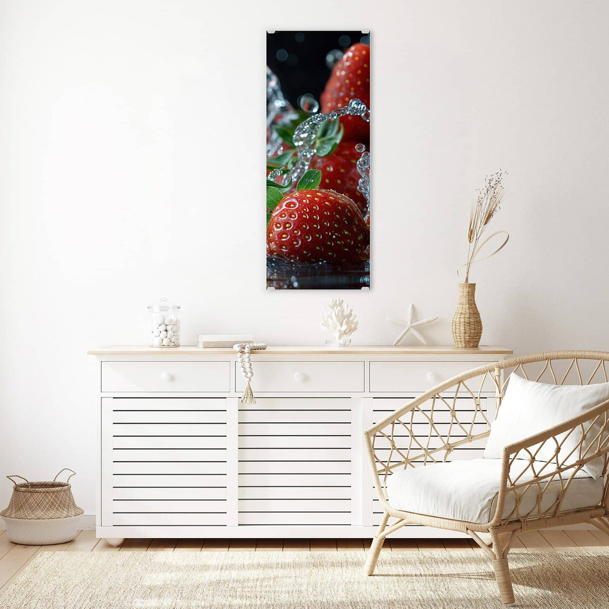 Wandbild - Erdbeeren mit Tropfen - Hochformat – Erdbeeren im spritzenden Wasser