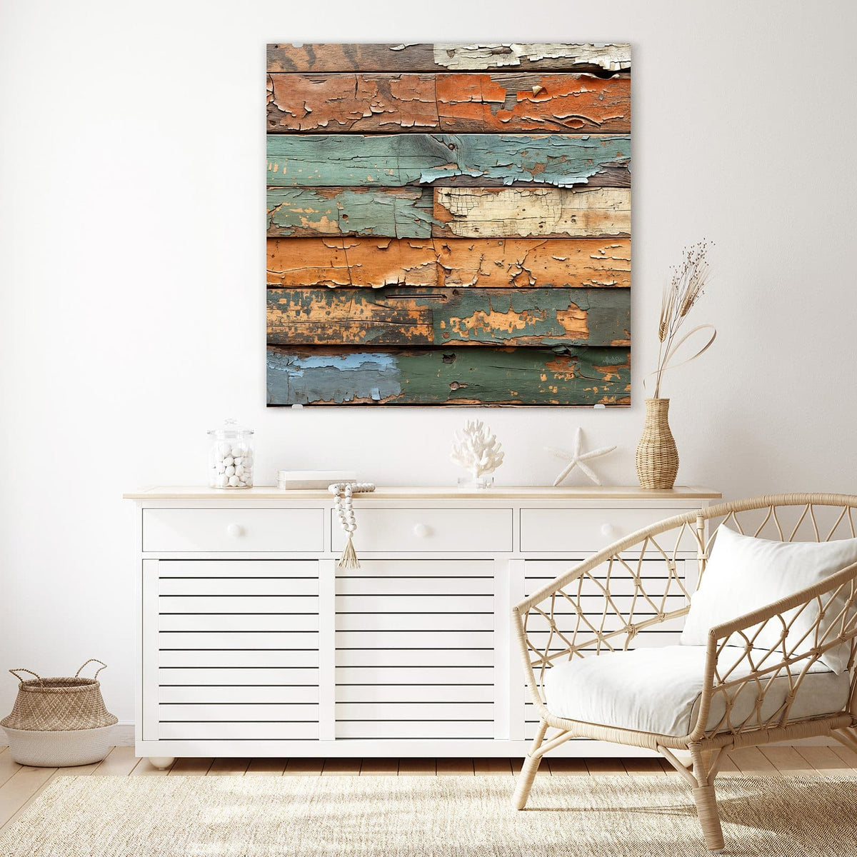 Glasbild Antike Holzplanken an der Wand – Waagerechte alte Bretter mit stark abblätternder Farbe in Orange, Grün, Blau und Creme