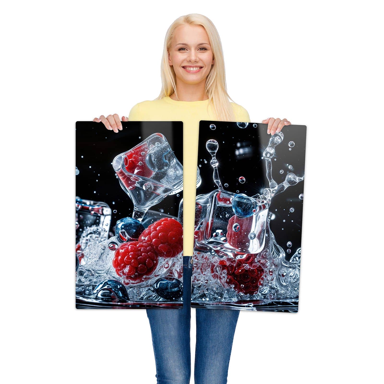 2-teilige Herdabdeckplatten aus Glas mit Beeren Eiswürfel-Motiv wird zur Größendarstellung gehalten
