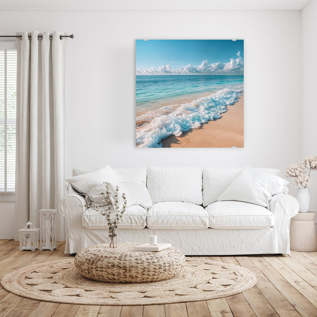 Glasbild Wolken über Türkismeer an der Wand – Türkises Meer unter blauem Himmel mit weißen Quellwolken, Schaumband auf hellem Sand