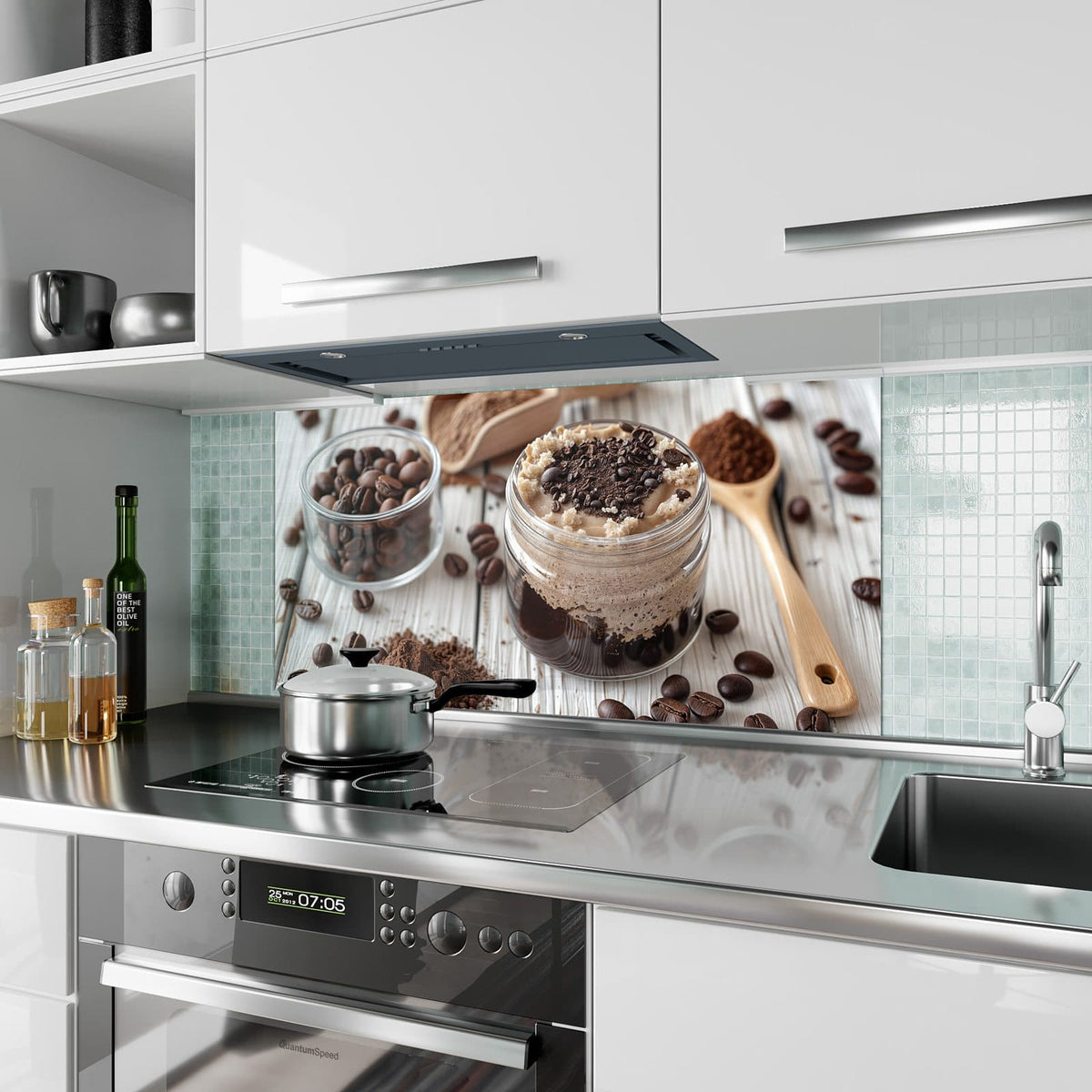Küchenrückwand aus Glas Kaffeedessert im Glas im Hochformat als Spritzschutz hinter dem Kochfeld, über dem Fliesenspiegel montiert