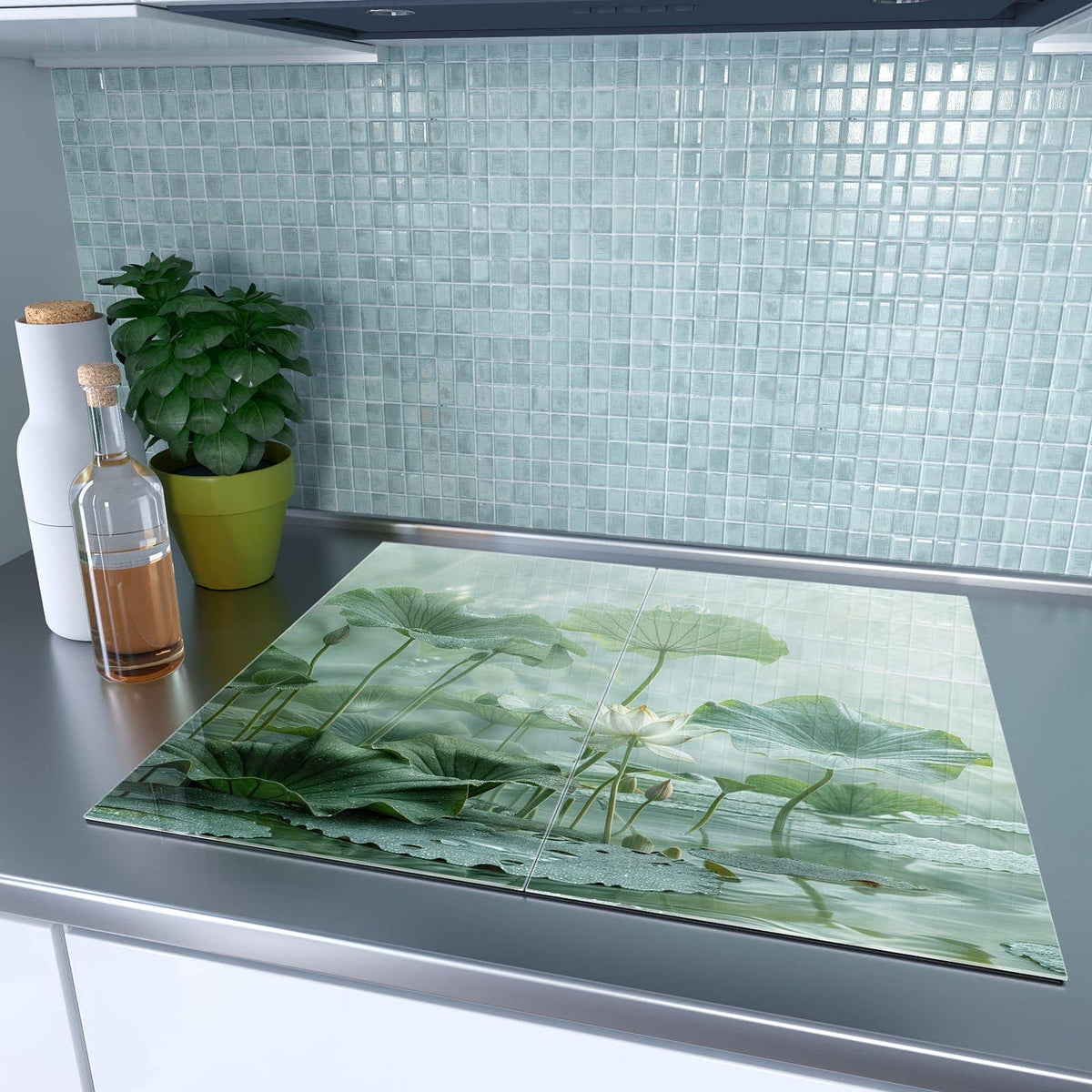 2-teilige Herdabdeckplatten für Ceranfeld mit Lotusteich-Motiv in moderner Küche