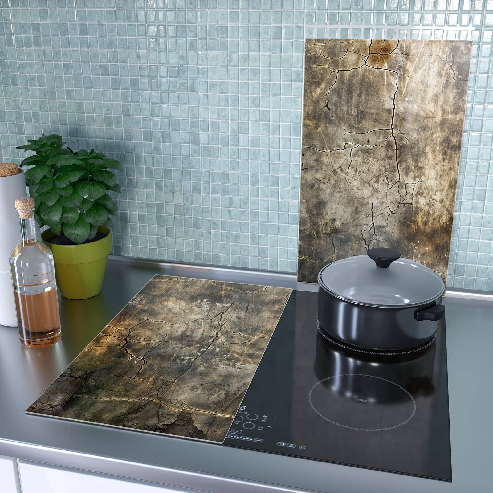2-teilige Abdeckplatte für Induktionsherd mit Abstrakte Verwitterung-Motiv als Spritzschutz hinter dem Kochfeld
