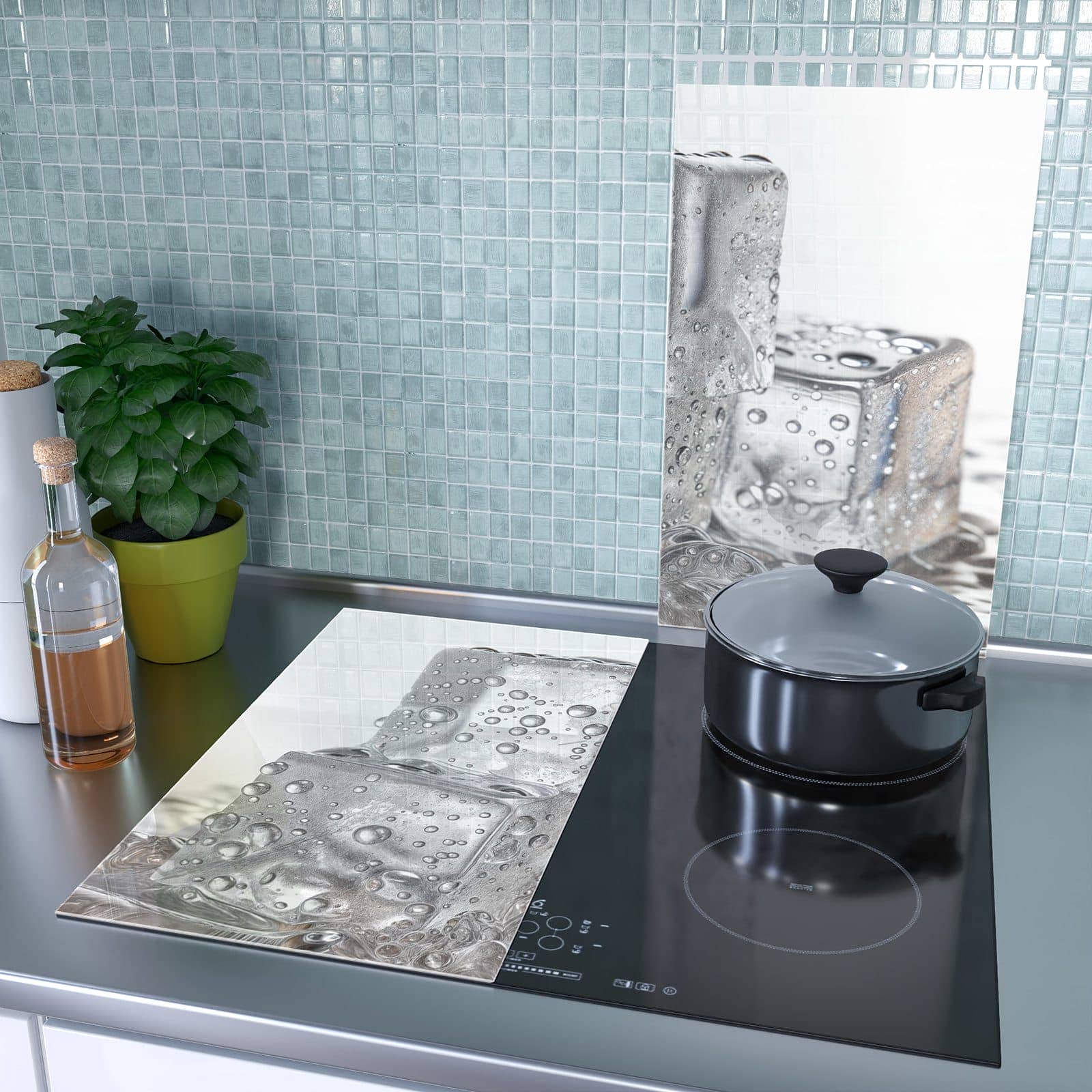 2-teilige Herdabdeckplatten für Ceranfeld mit Eiswuerfel-Motiv als Spritzschutz hinter dem Kochfeld
