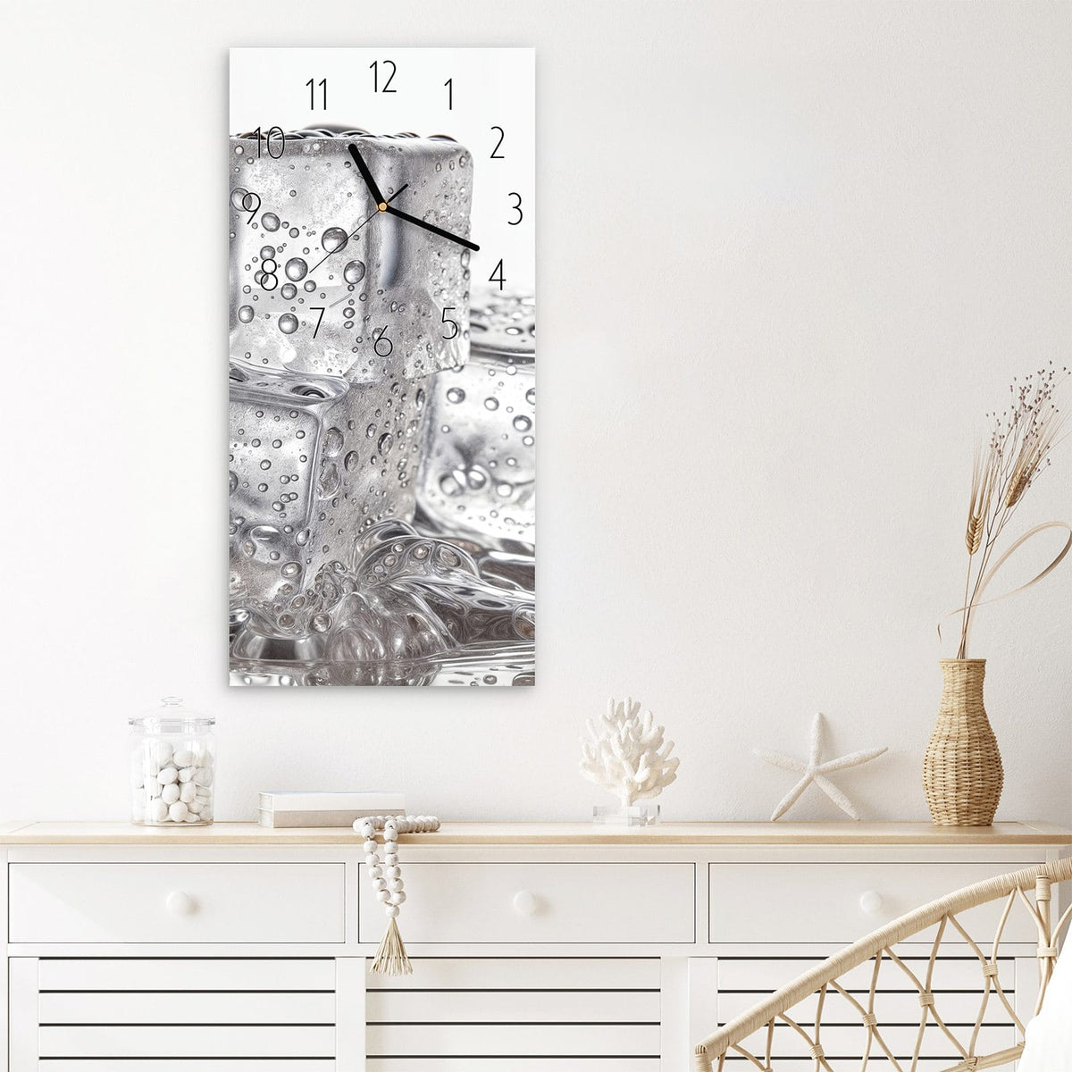 Wanduhr Eiswuerfel aus Glas – Drei Eiswürfel mit Wassertropfen