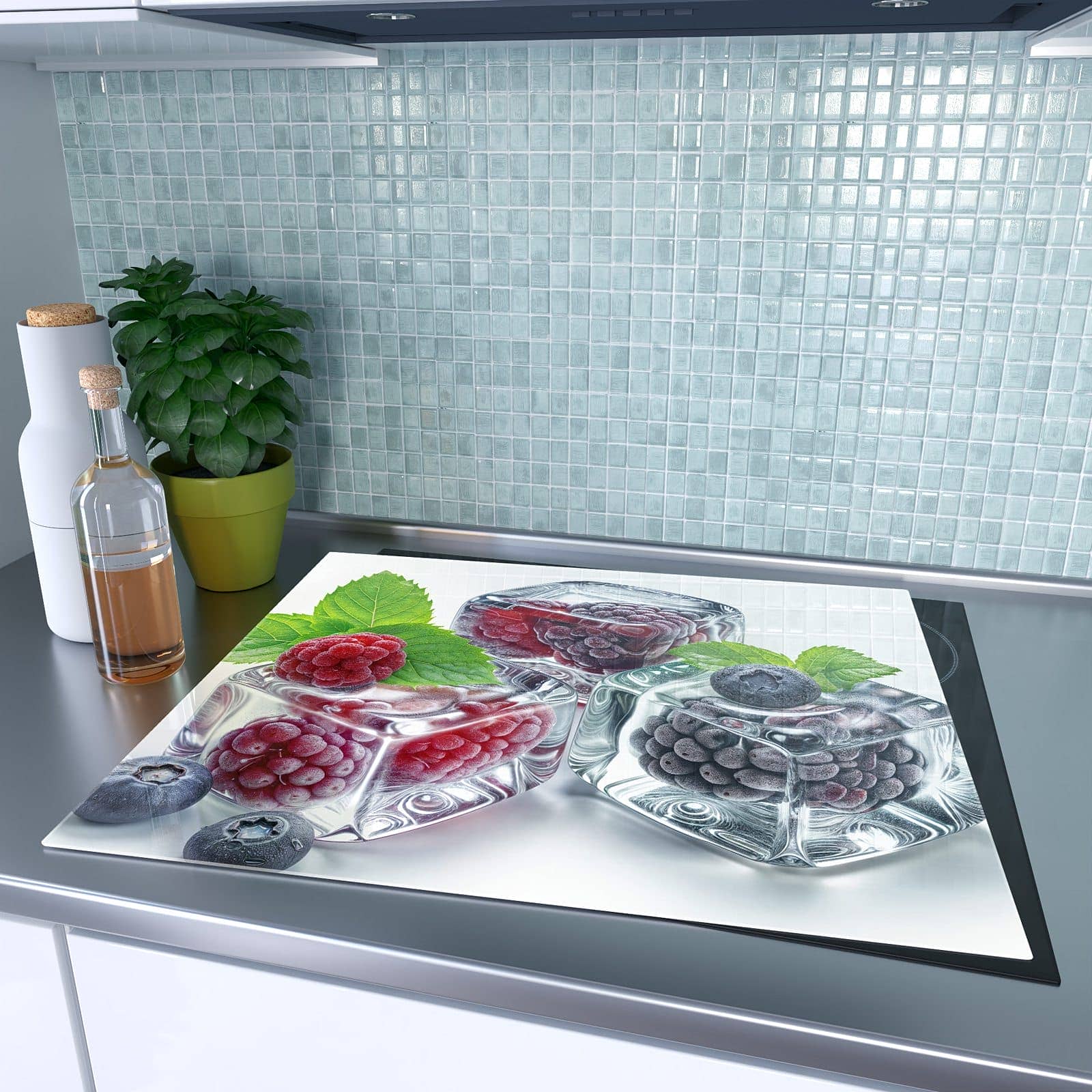 1-teilige Herdabdeckplatten aus Glas mit Eiswürfel Beerenmix-Motiv auf dem Ceranfeld