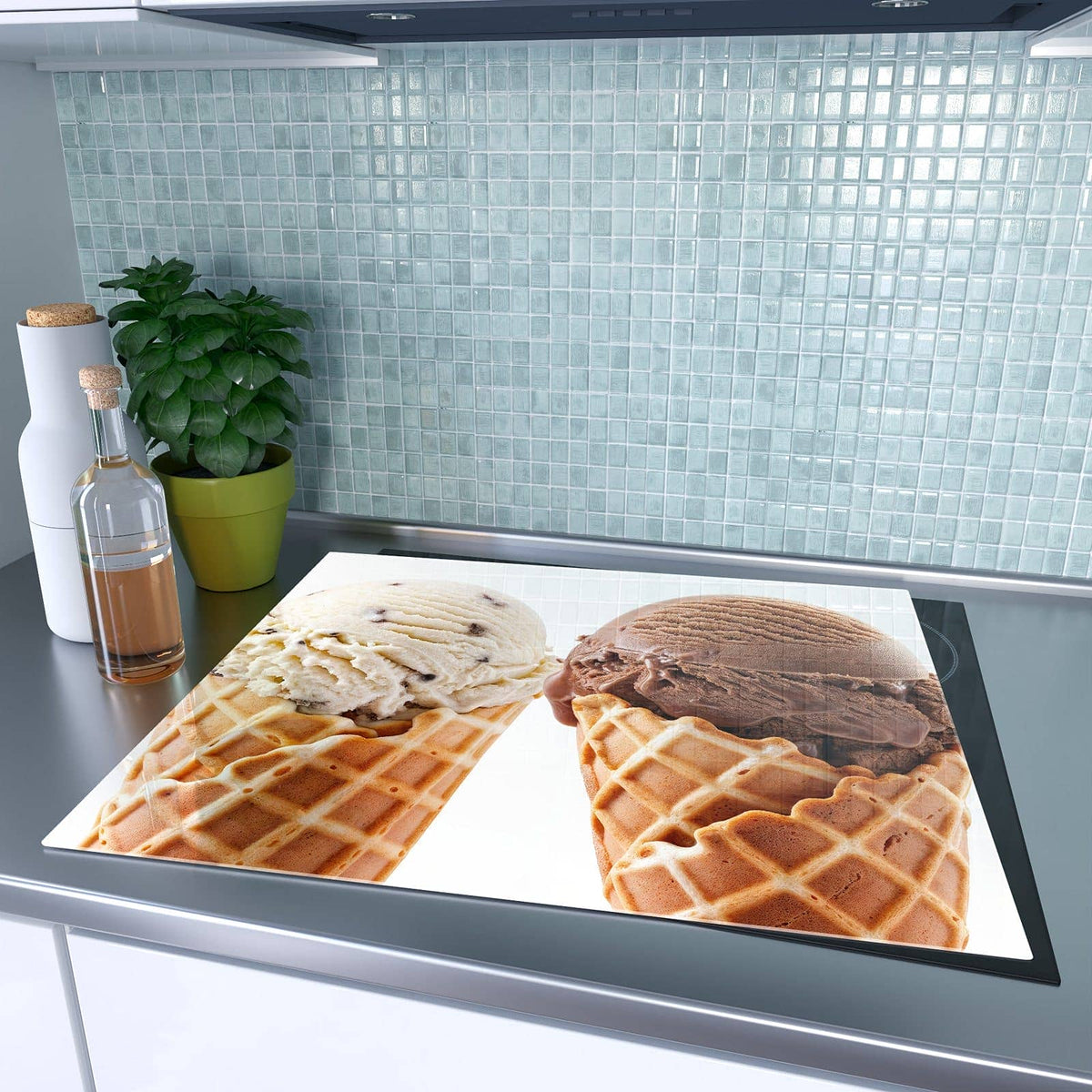 1-teilige Herdabdeckung aus Glas mit Leckeres Eiscreme Trio-Motiv auf dem Ceranfeld