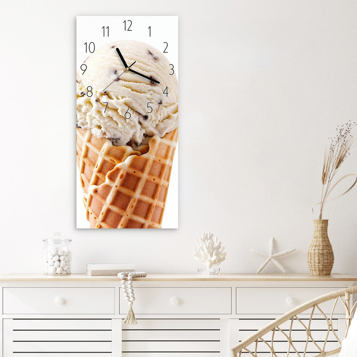 Wanduhr Leckeres Eiscreme Trio aus Glas – Drei Eistüten mit Waffelhörnchen