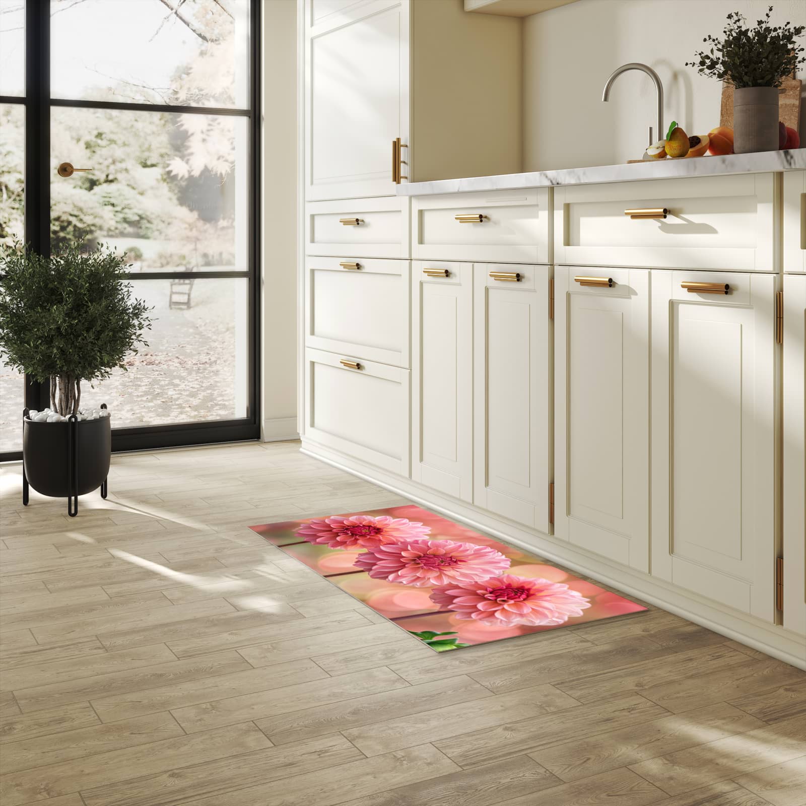 Hygienischer Küchenteppich mit Motiv Drei Blumenblüten in heller Küche