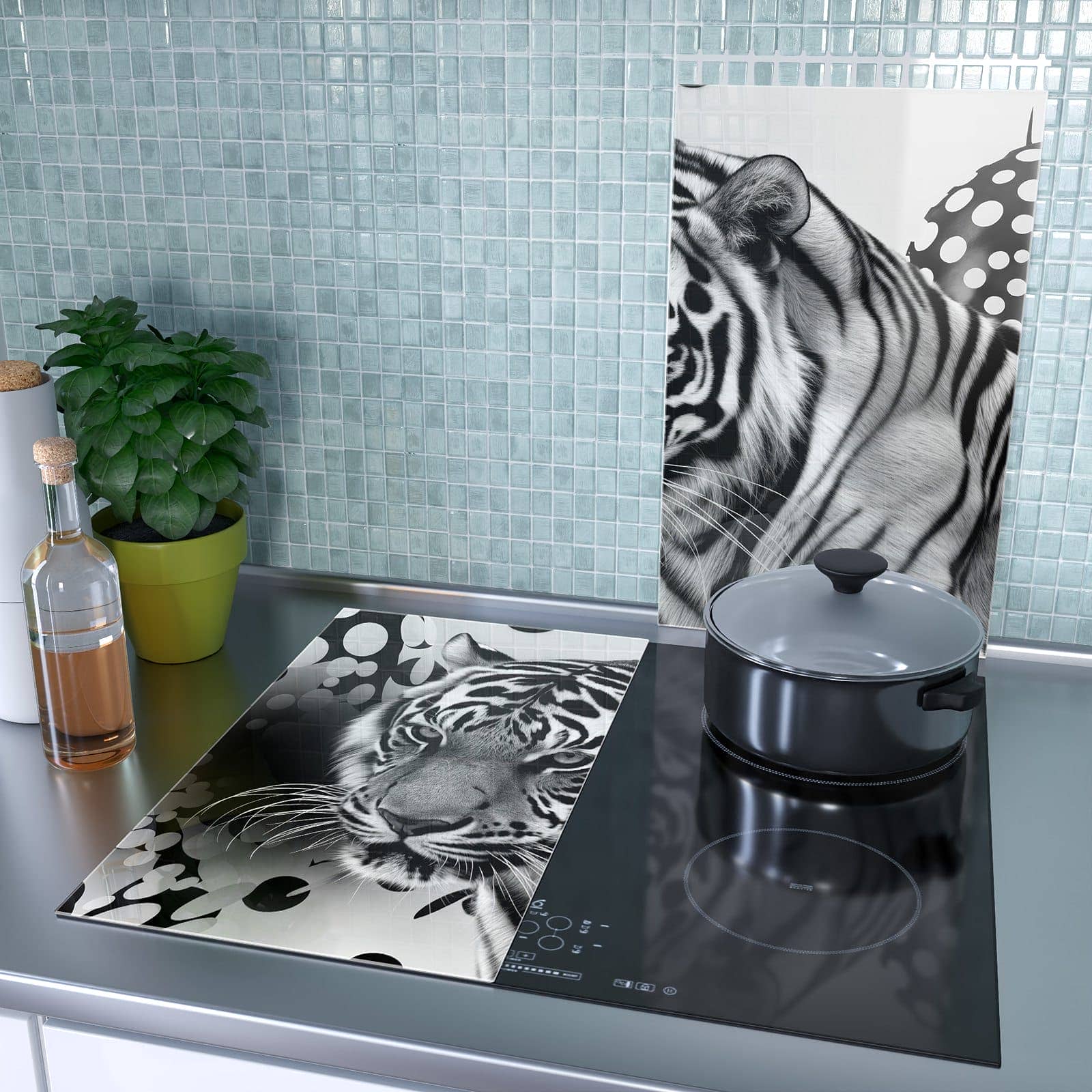 2-teilige Ceranfeldabdeckungen mit Tigerpunkte-Motiv als Spritzschutz hinter dem Kochfeld