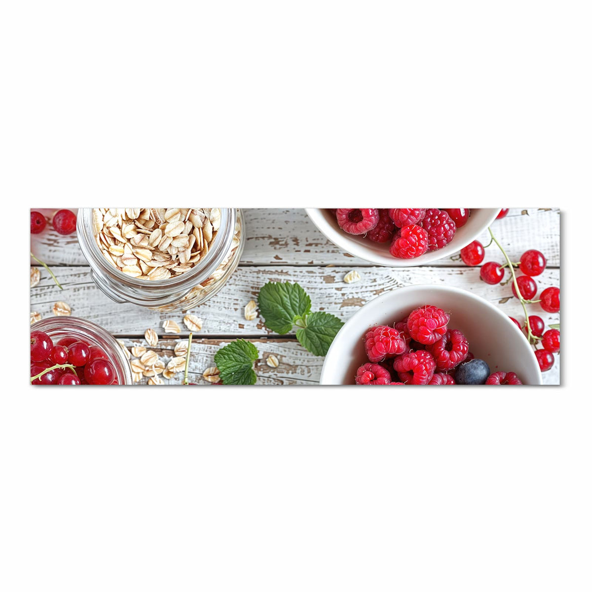 Rutschfester dünner Teppich mit Motiv Himmlische Beeren in Frontansicht für sicheren Stand