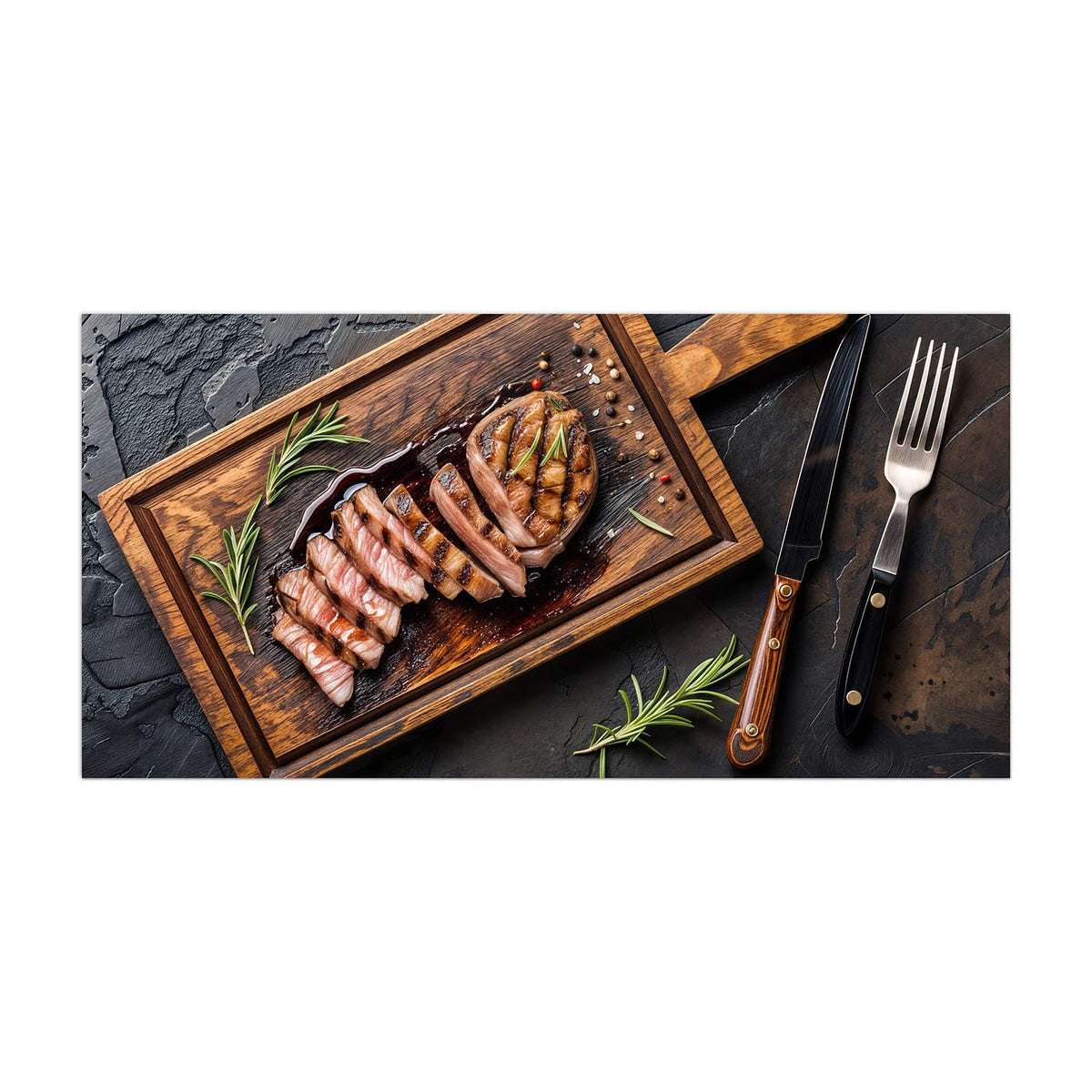 Küchenrückwand aus Glas Steak in Scheiben im Hochformat, Motiv bildfüllend von vorn
