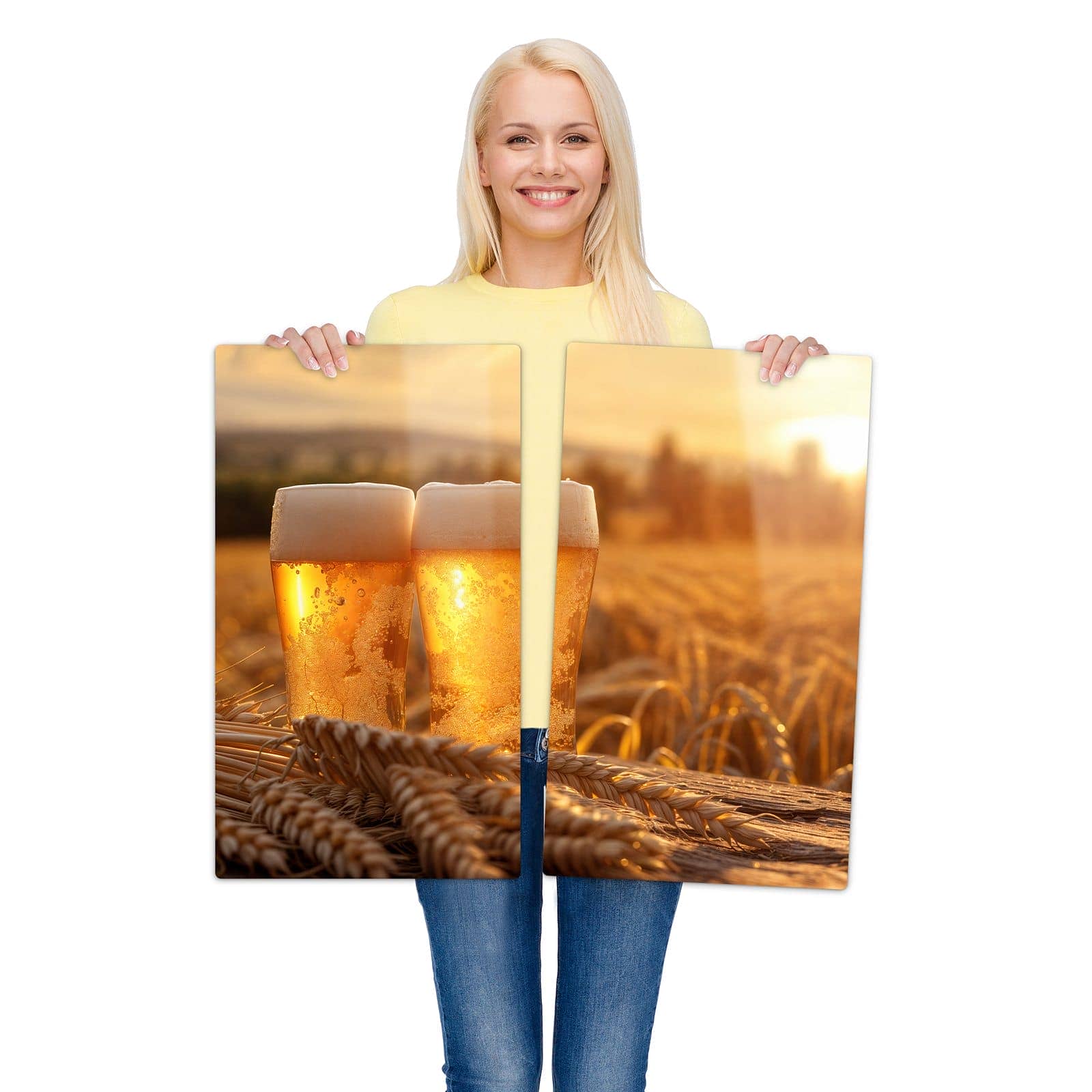 2-teilige Kochfeldabdeckung mit Sonnenuntergangsbecher-Motiv wird zur Größendarstellung gehalten