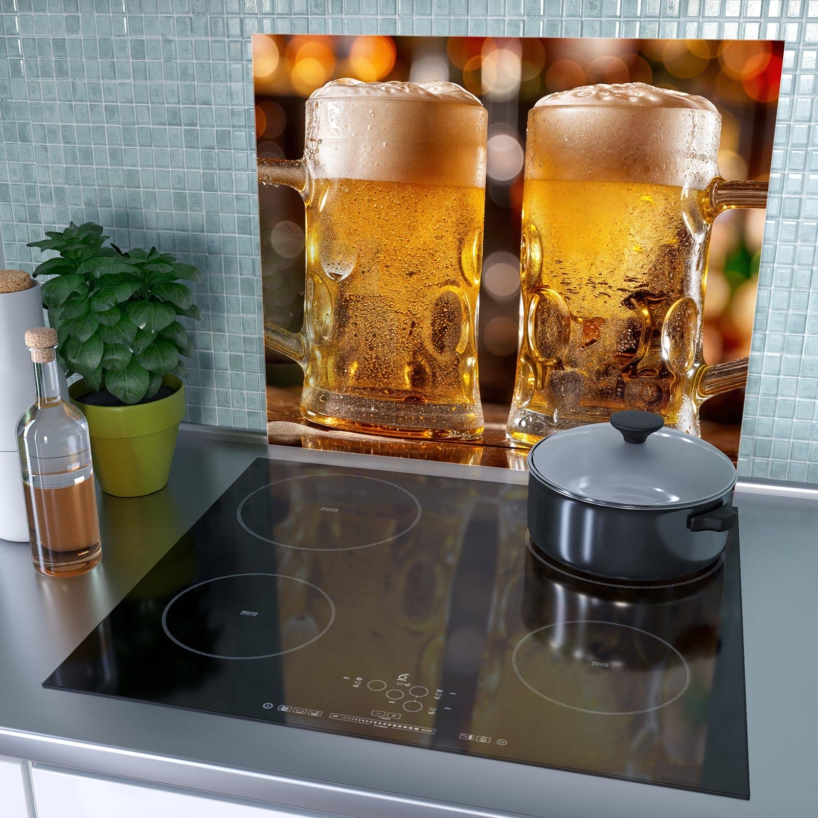 1-teilige Herdabdeckplatte mit Zwei Bierkrüge-Motiv als Spritzschutz hinter dem Kochfeld