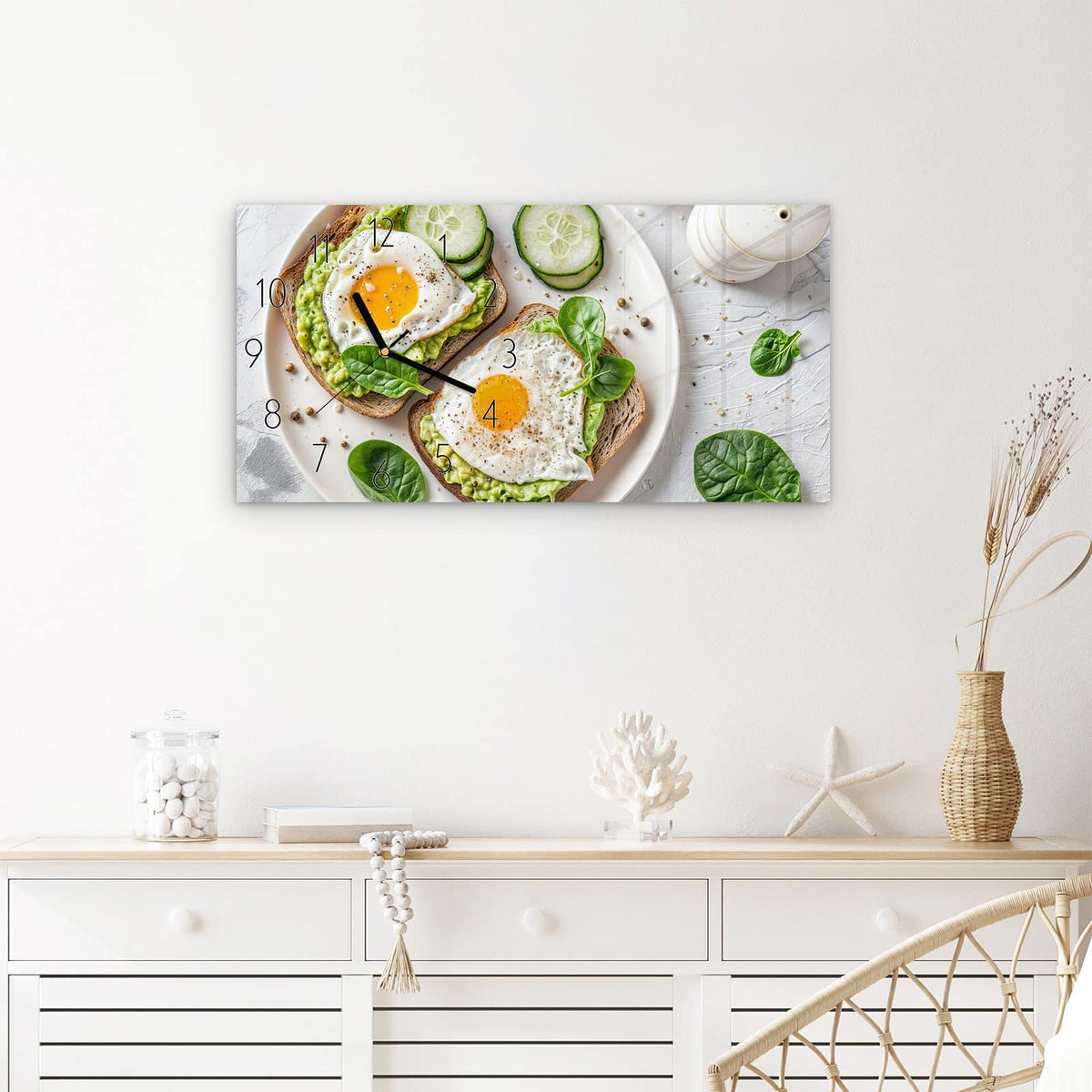 Wanduhr Brot und Avocado aus Glas – Querformat 60 × 30 cm – Avocadobrot mit Spiegelei