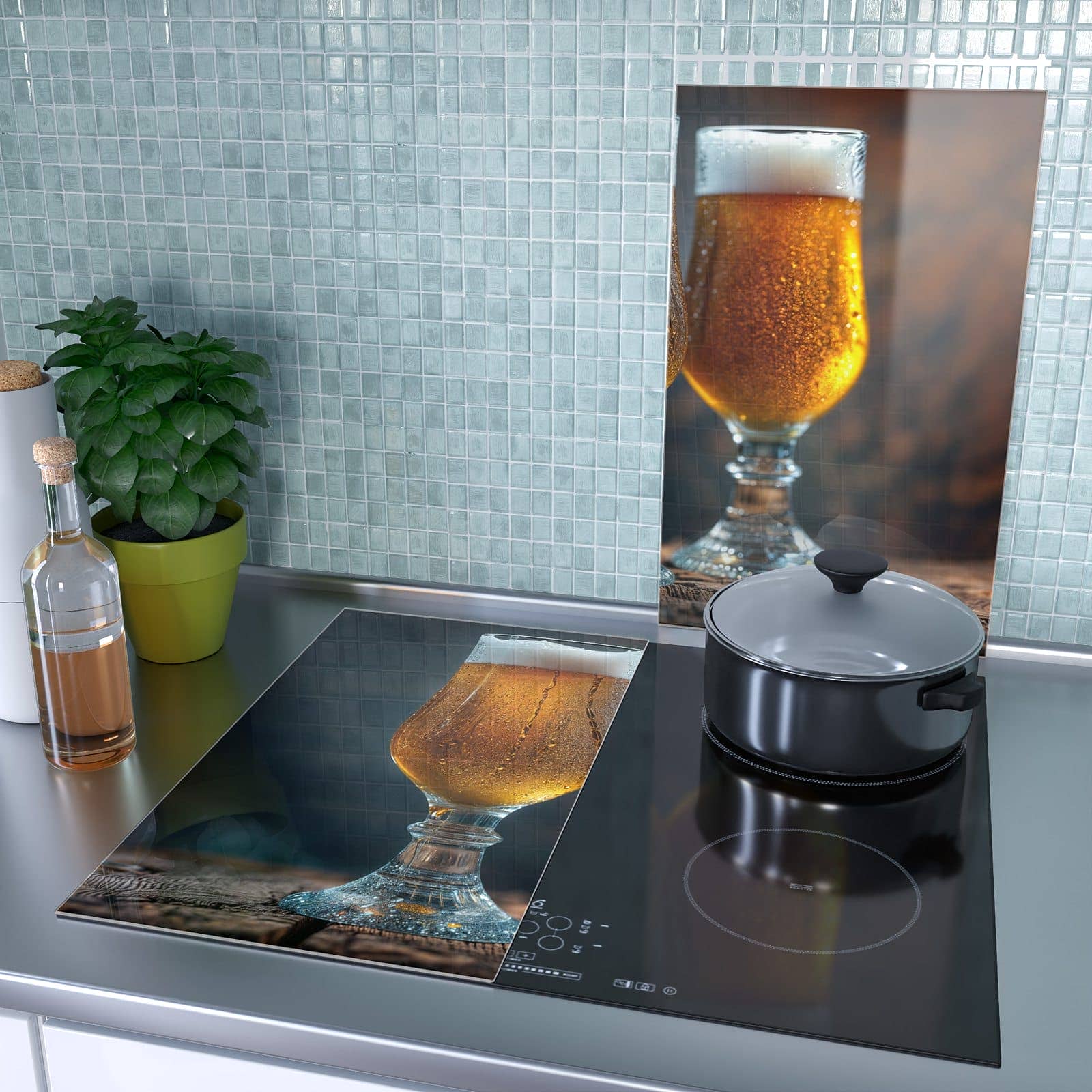 2-teilige Herdabdeckplatte mit Zwei Biergläser Holz-Motiv als Spritzschutz hinter dem Kochfeld