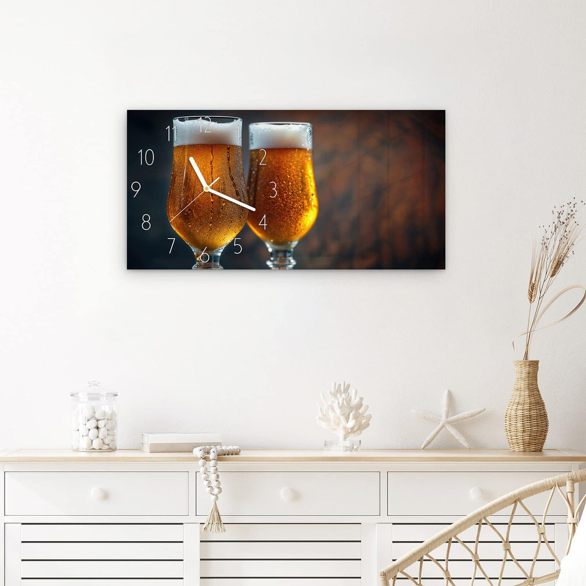 Wanduhr Zwei Biergläser Holz aus Glas – Querformat 60 × 30 cm – Kühles Bier mit Schaumkrone