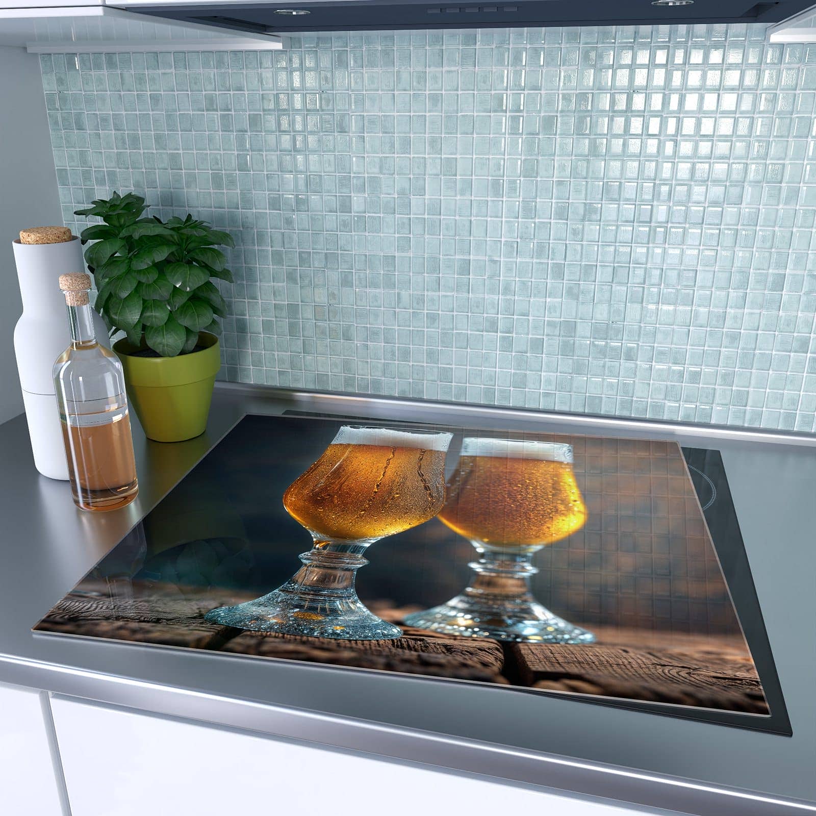 1-teilige Glasabdeckplatte für Ceranfeld mit Zwei Biergläser Holz-Motiv auf dem Ceranfeld