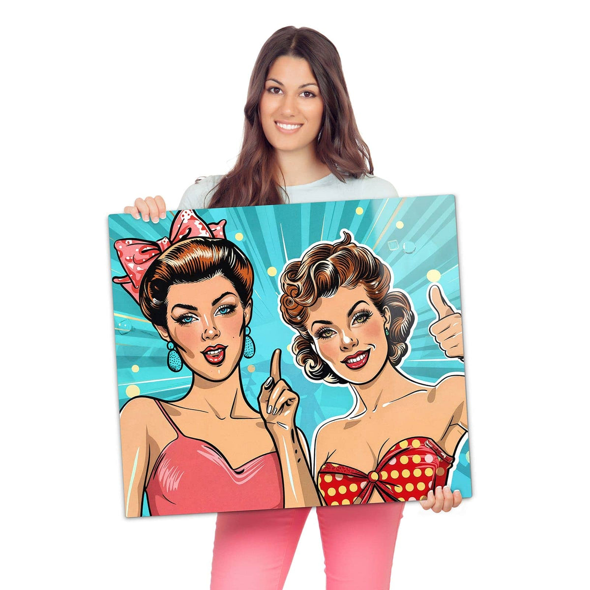 Herdabdeckung aus Holz mit Retro Frauen Illustration-Motiv wird zur Größendarstellung gehalten