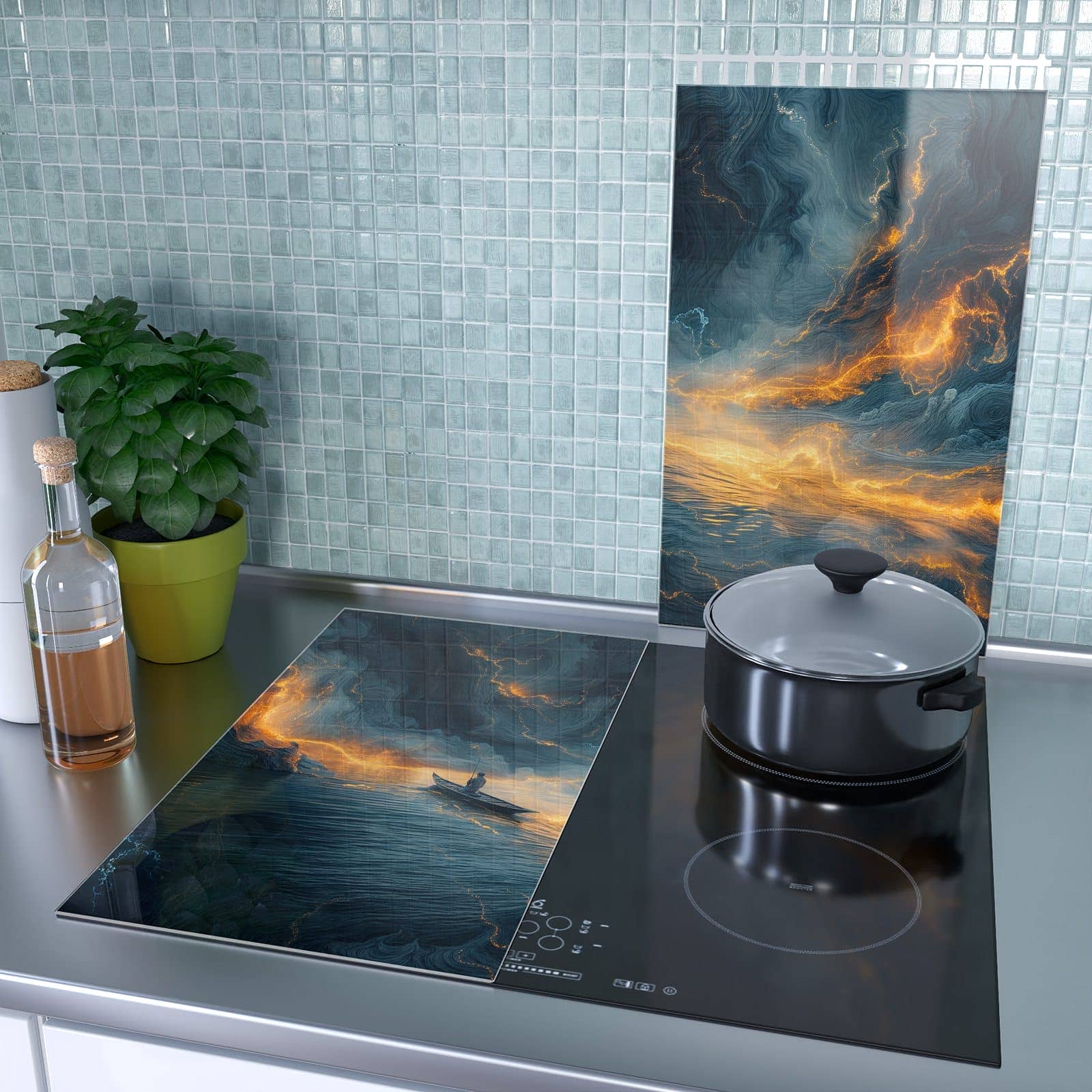 2-teilige Herdabdeckplatte mit Feuer und Wasser-Motiv als Spritzschutz hinter dem Kochfeld
