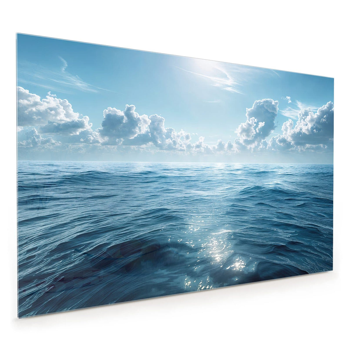 Küchenrückwand aus Glas im Hochformat mit Motiv Ozean unter Wolken: Weiter blauer Ozean mit Kräuselwellen unter Schönwetterwolken und Sonne