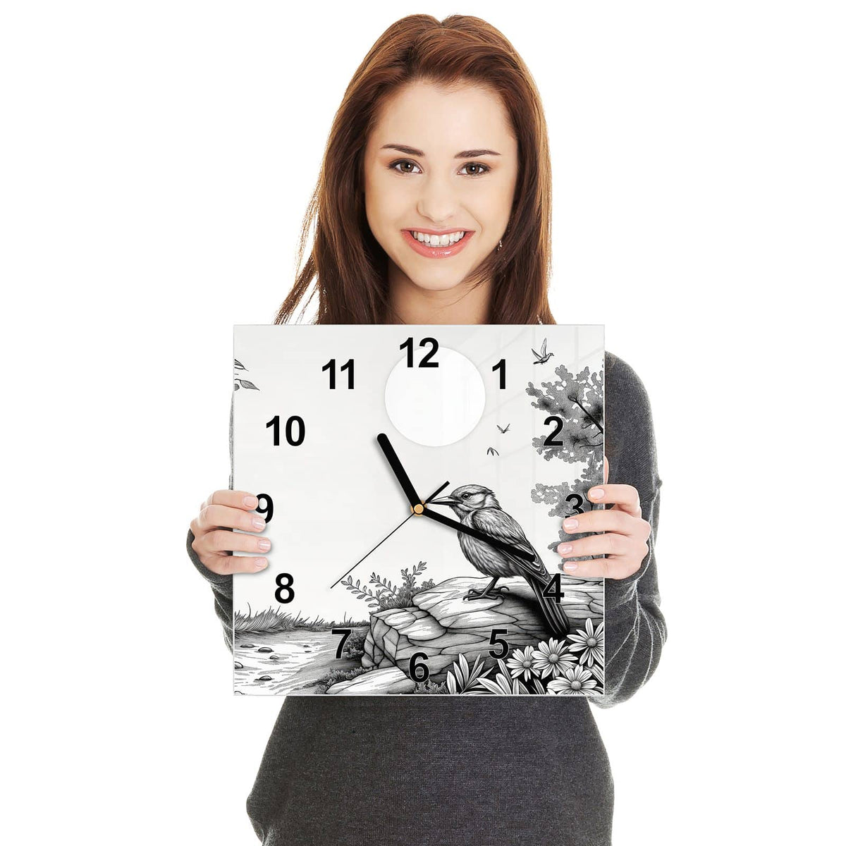 Quadratische Wanduhr aus Glas Vogel auf dem Felsen in zwei Händen gehalten – Größenvergleich, 30 × 30 cm