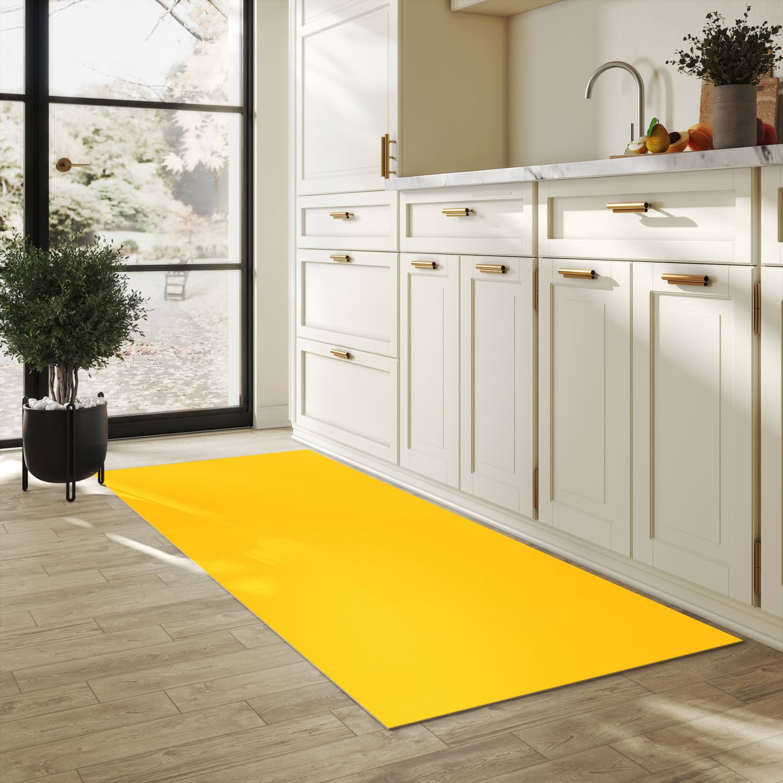 Langlebiger Bodenläufer mit Motiv Oranger Hintergrund I in heller Küche