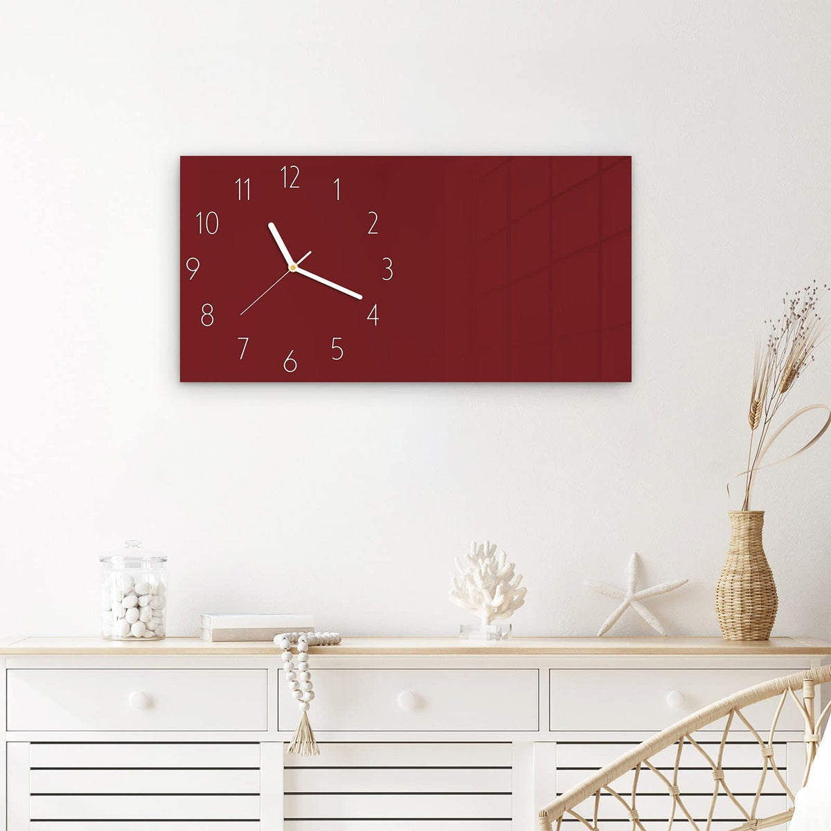 Wanduhr Weinroter Hintergrund I aus Glas – Querformat 60 × 30 cm – Tiefes Weinrot als ruhige Fläche