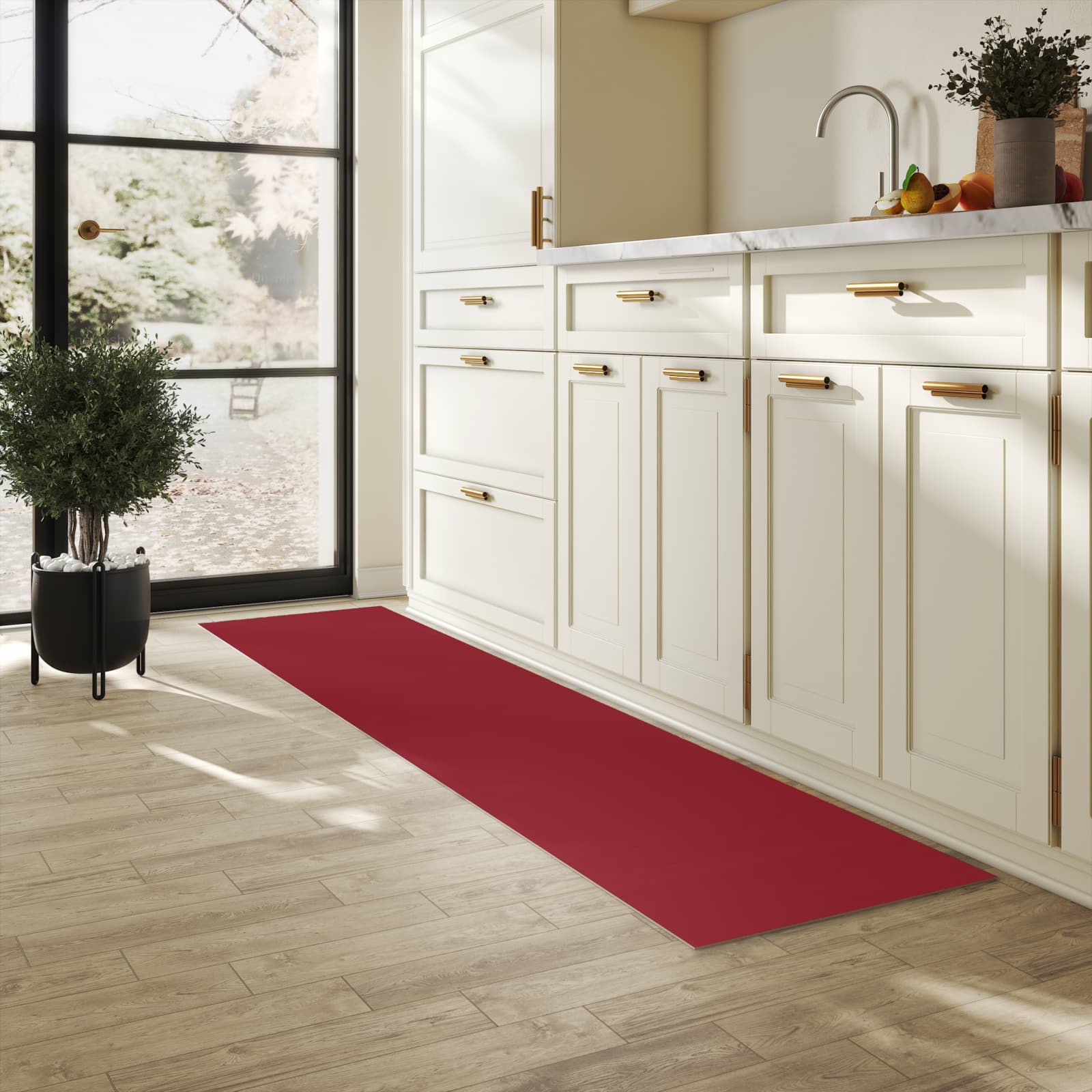 Geruchsneutraler Küchenläufer nach Maß mit Motiv Weinroter Hintergrund II in heller Küche