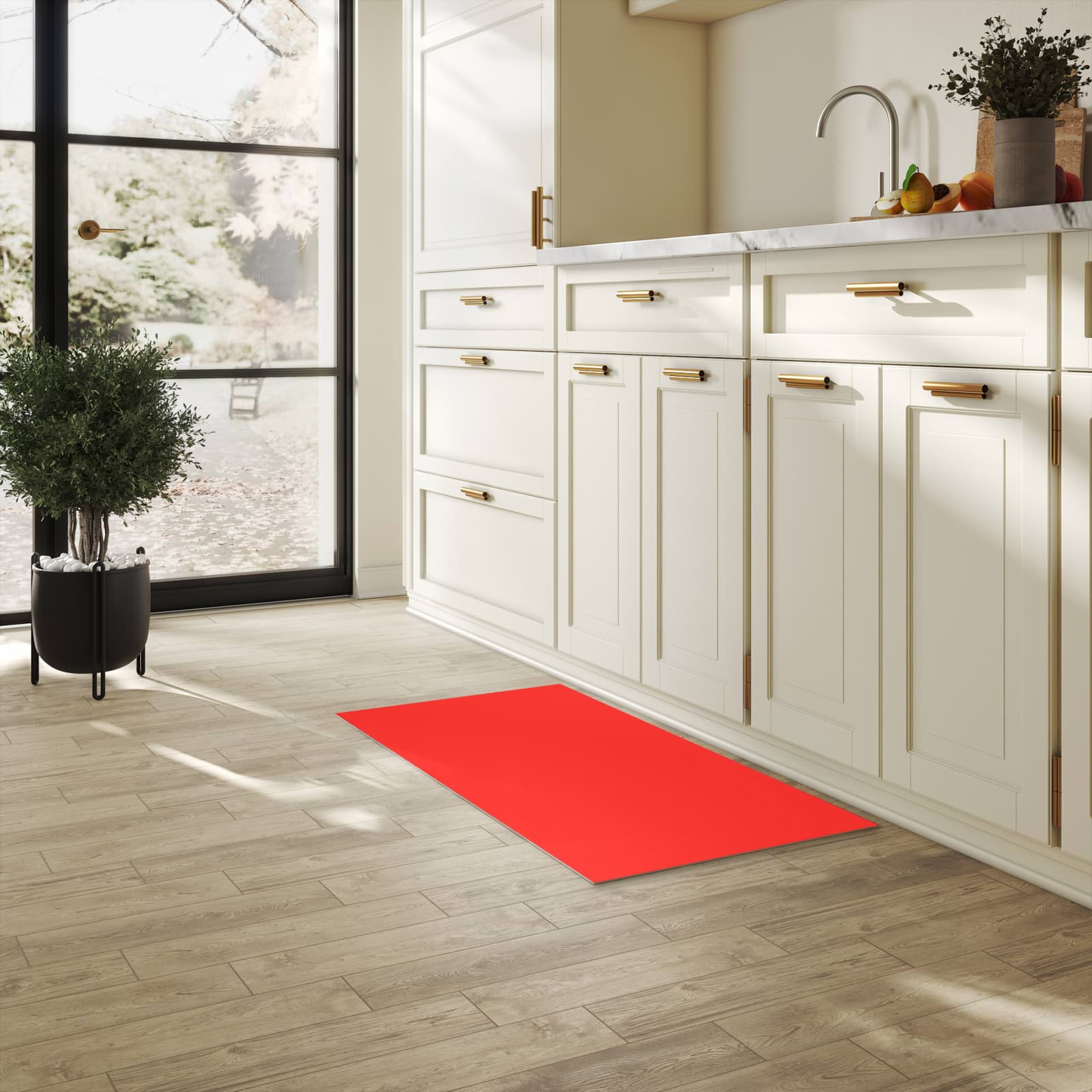 Feuchtigkeitsresistenter Küchenteppich mit Motiv Roter Hintergrund I in heller Küche