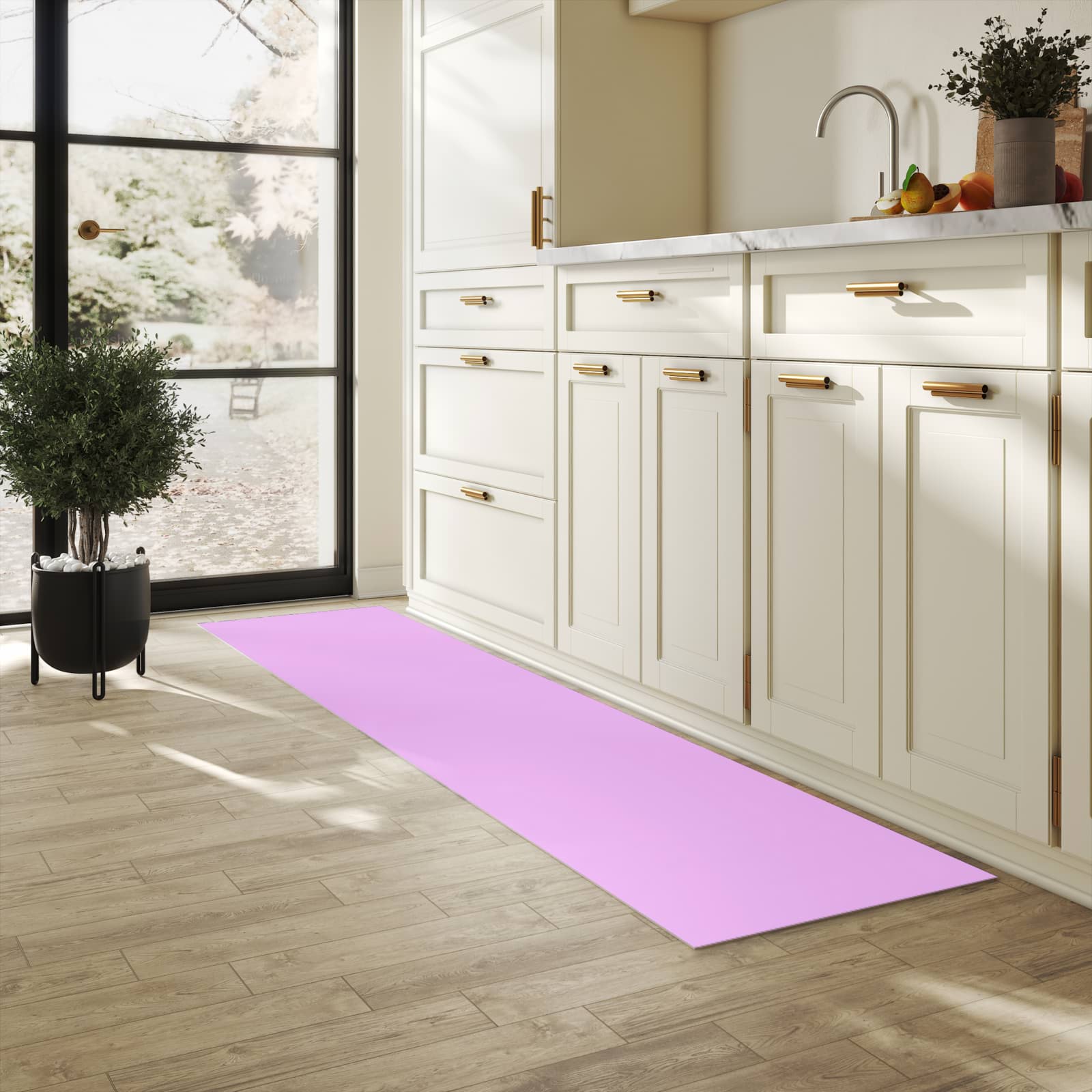 Wasserabweisender Küchenläufer mit Motiv Violetter Hintergrund II in heller Küche