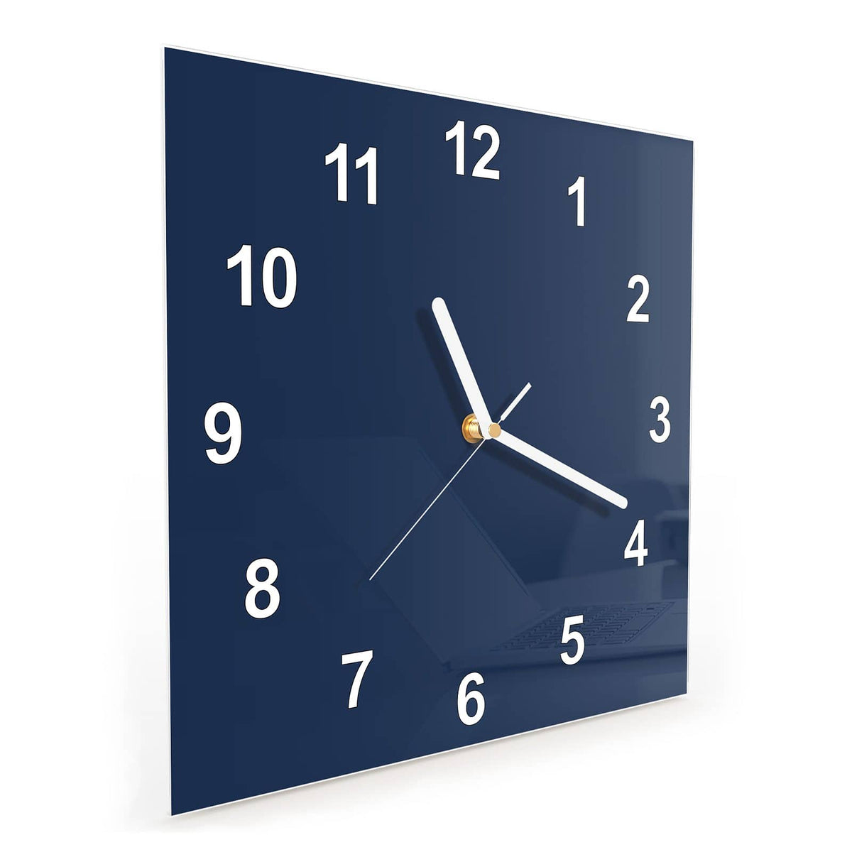 Quadratische Wanduhr aus Glas Mitternachtsblau schräg von der Seite, 4 mm starkes Glas