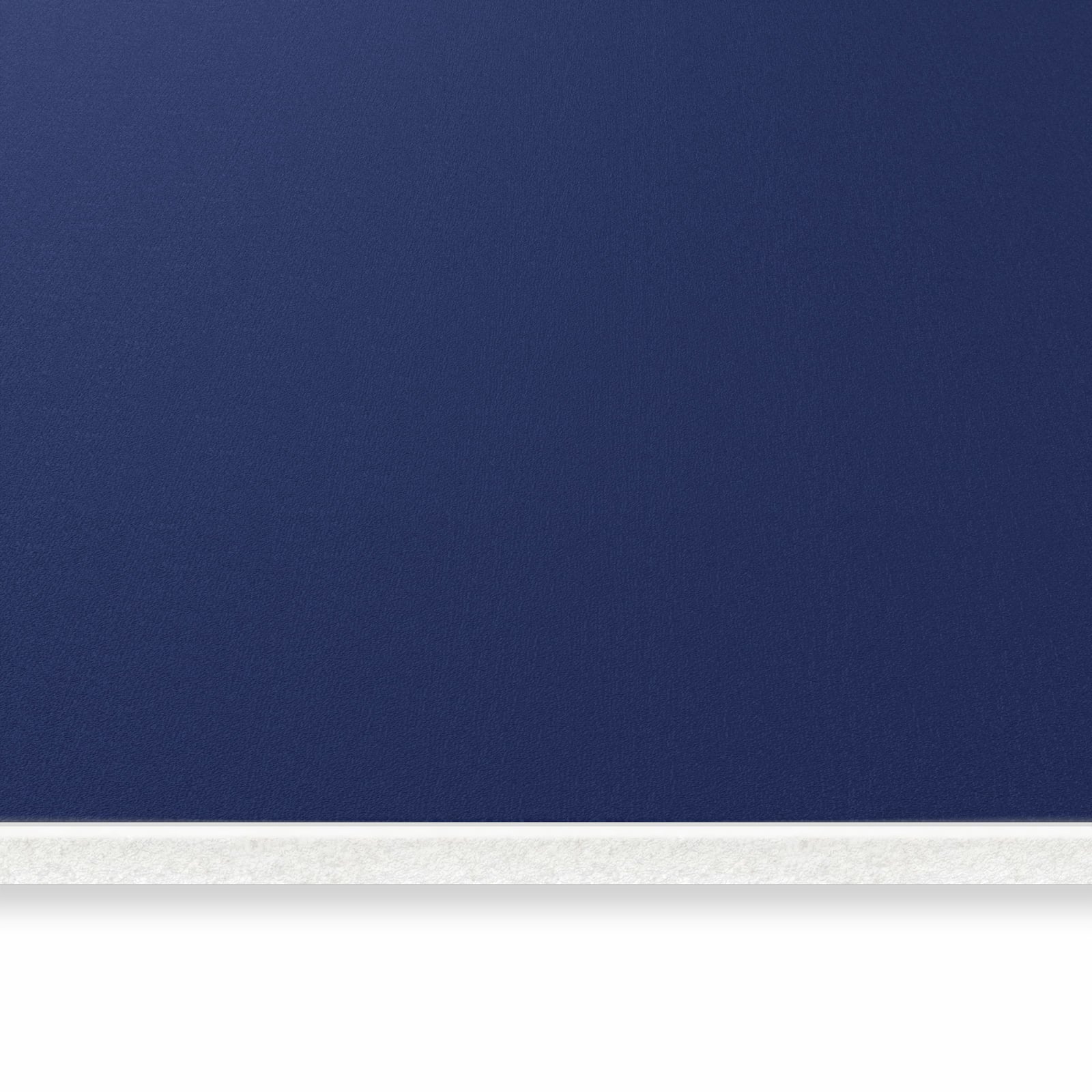 Flacher Teppich fürs Esszimmer mit Motiv Marineblauer Hintergrund II in seitlicher Ansicht, waschbar