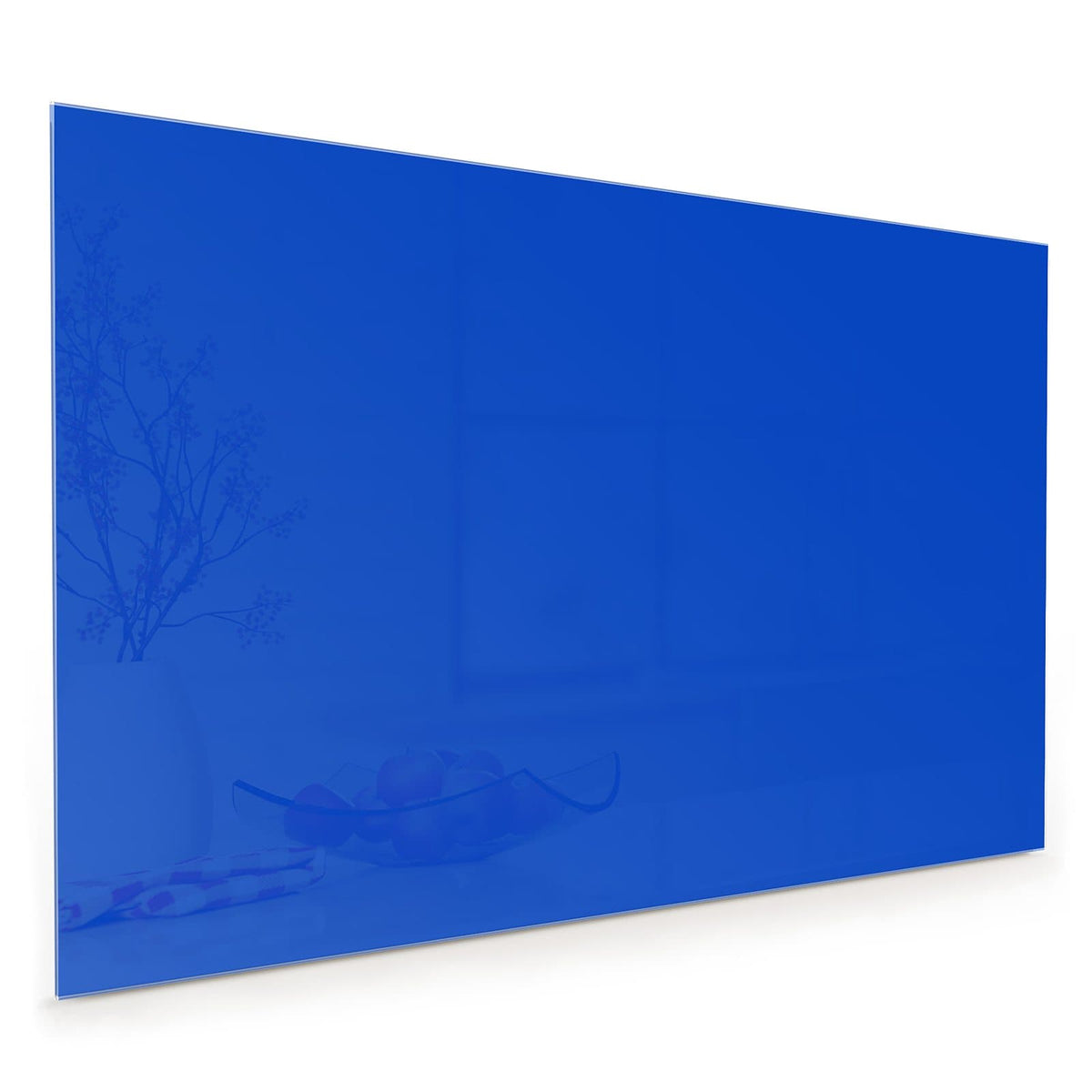Küchenrückwand aus Glas im Hochformat mit Motiv Kornblumenblau: Vollflächiges leuchtendes Königsblau, das hellste der drei