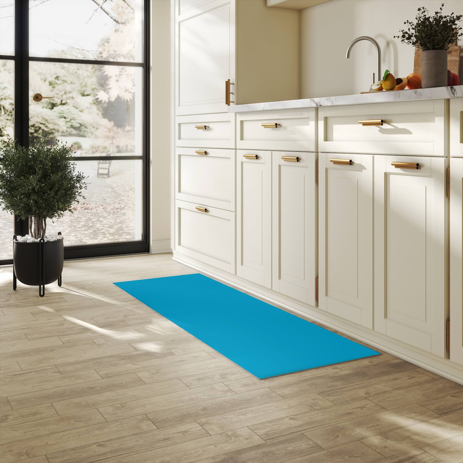 Farbbeständiger Küchenteppich mit Motiv Türkiser Hintergrund I in heller Küche