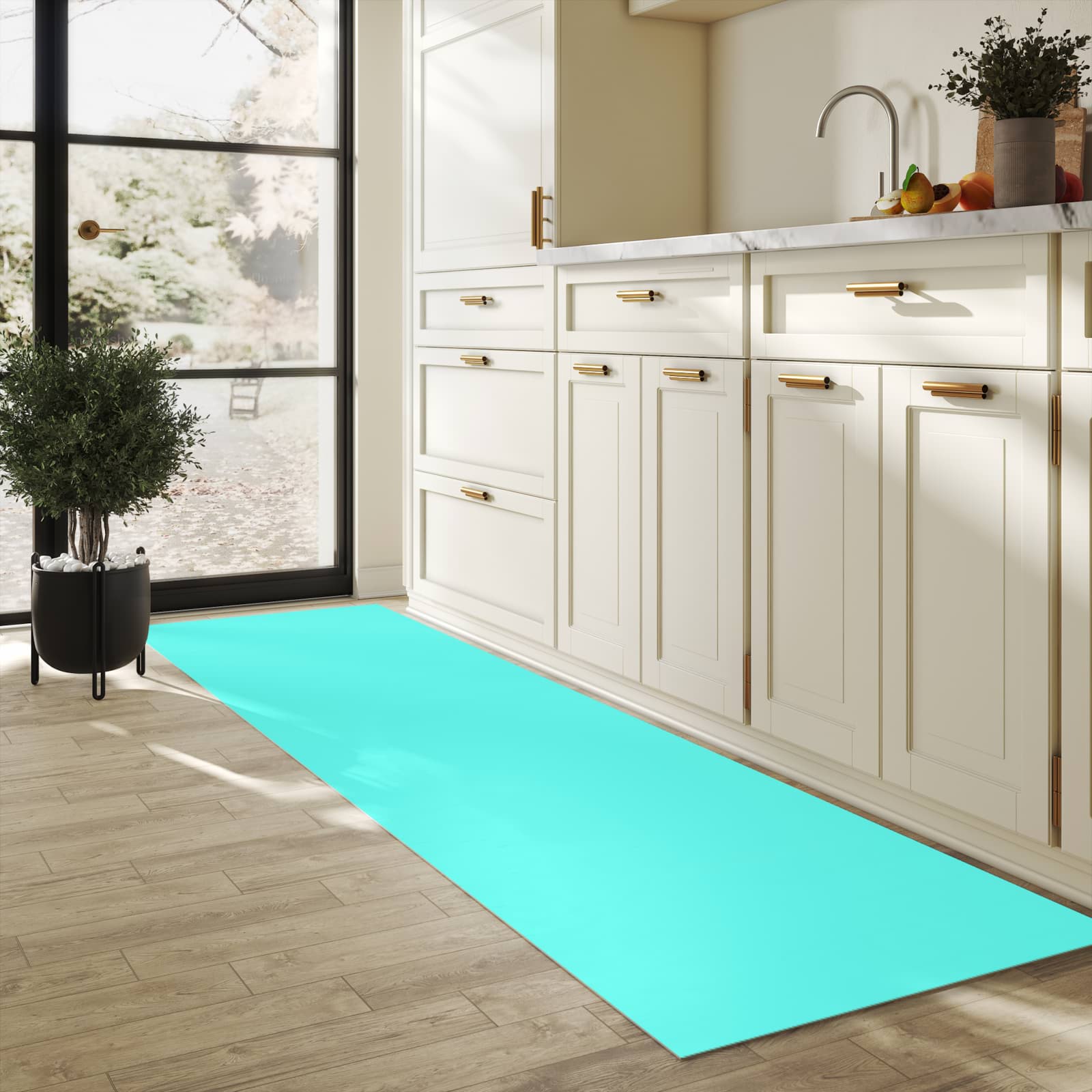 Schmutzabweisender Küchenläufer mit Motiv Mintblauer Hintergrund in heller Küche