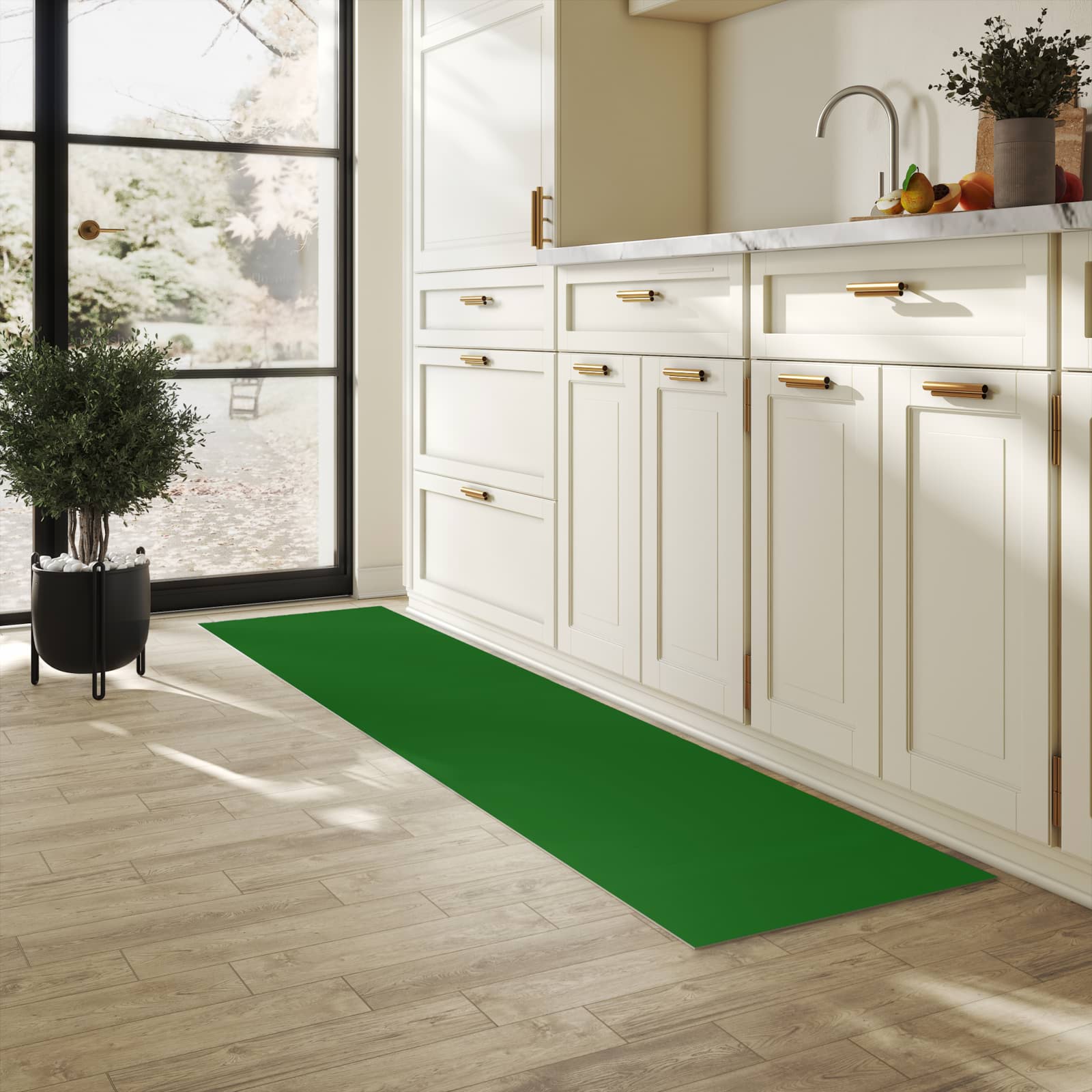 UV-beständiger Küchenläufer mit Motiv Dunkelgrüner Hintergrund II in heller Küche